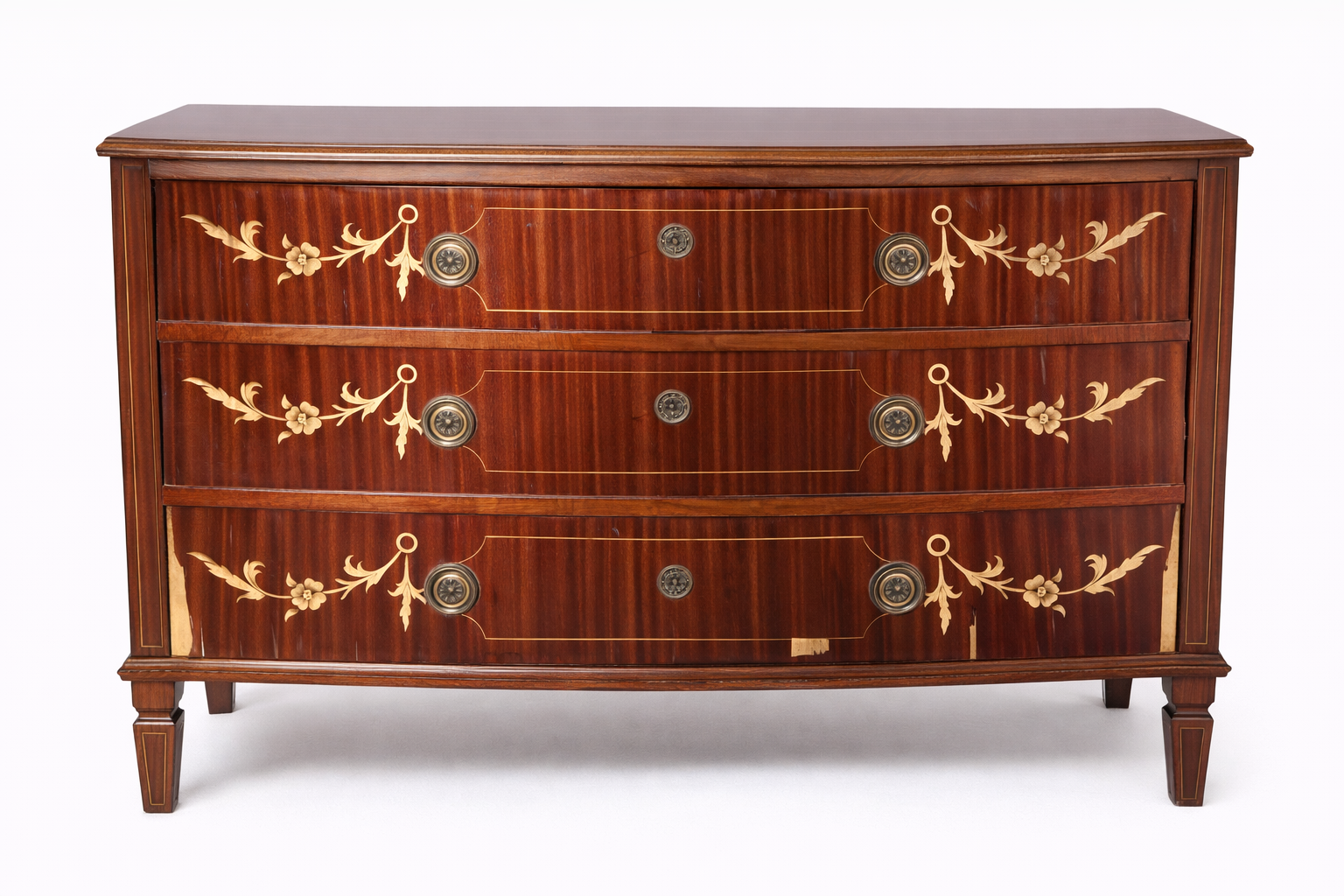 Cômoda antiga em madeira de mogno.png