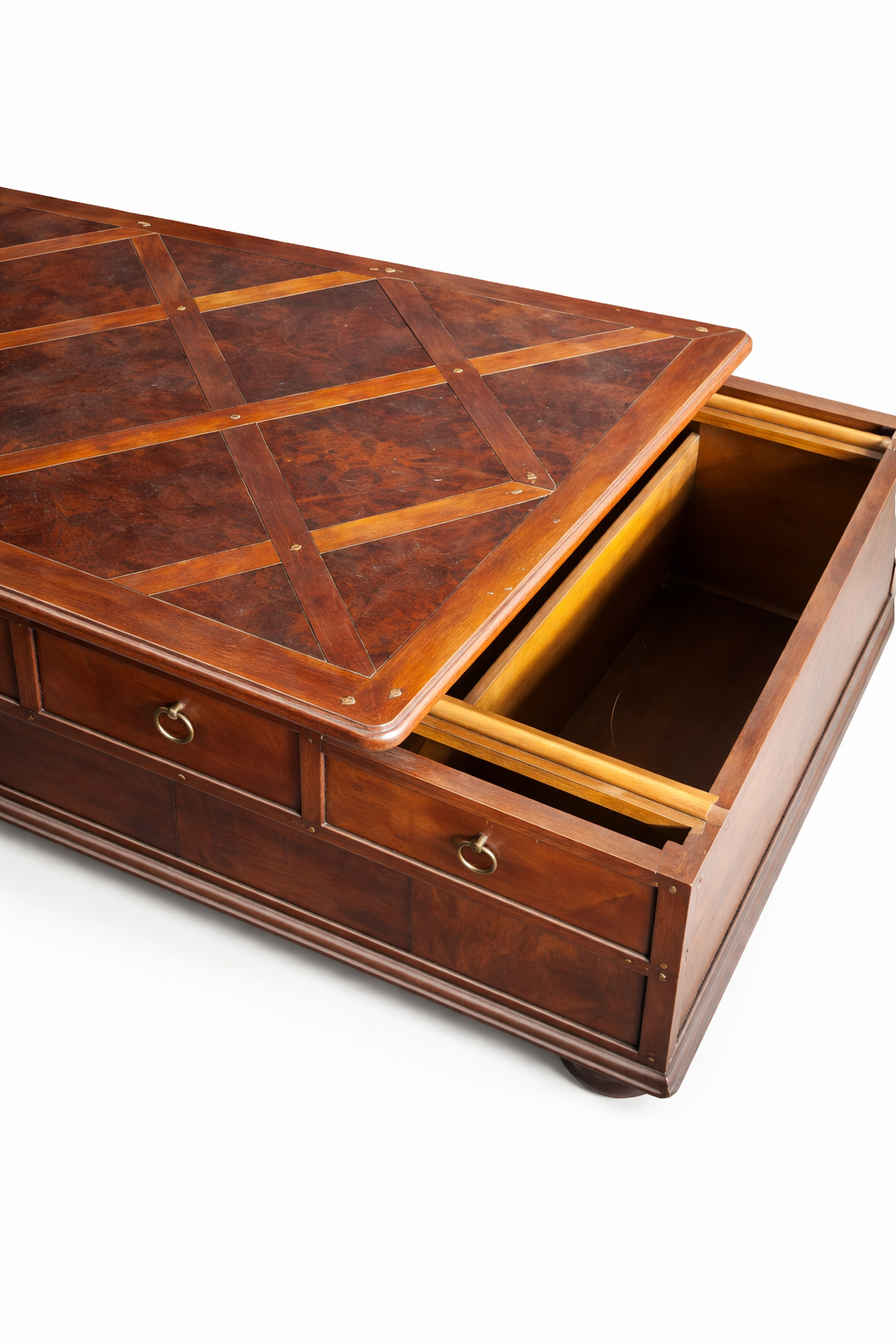 Mesa de café com compartimento oculto.png