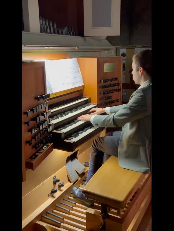 Ich bin sehr dankbar f&uuml;r ein sch&ouml;nes Konzertwochenende im Schleswiger Dom. Mit einem fantastischen Instrument lassen sich so viele Stile darstellen. In dieser Slideshow finden sich immer abwechselnd kleine Videos mit H&ouml;reindr&uuml;cken