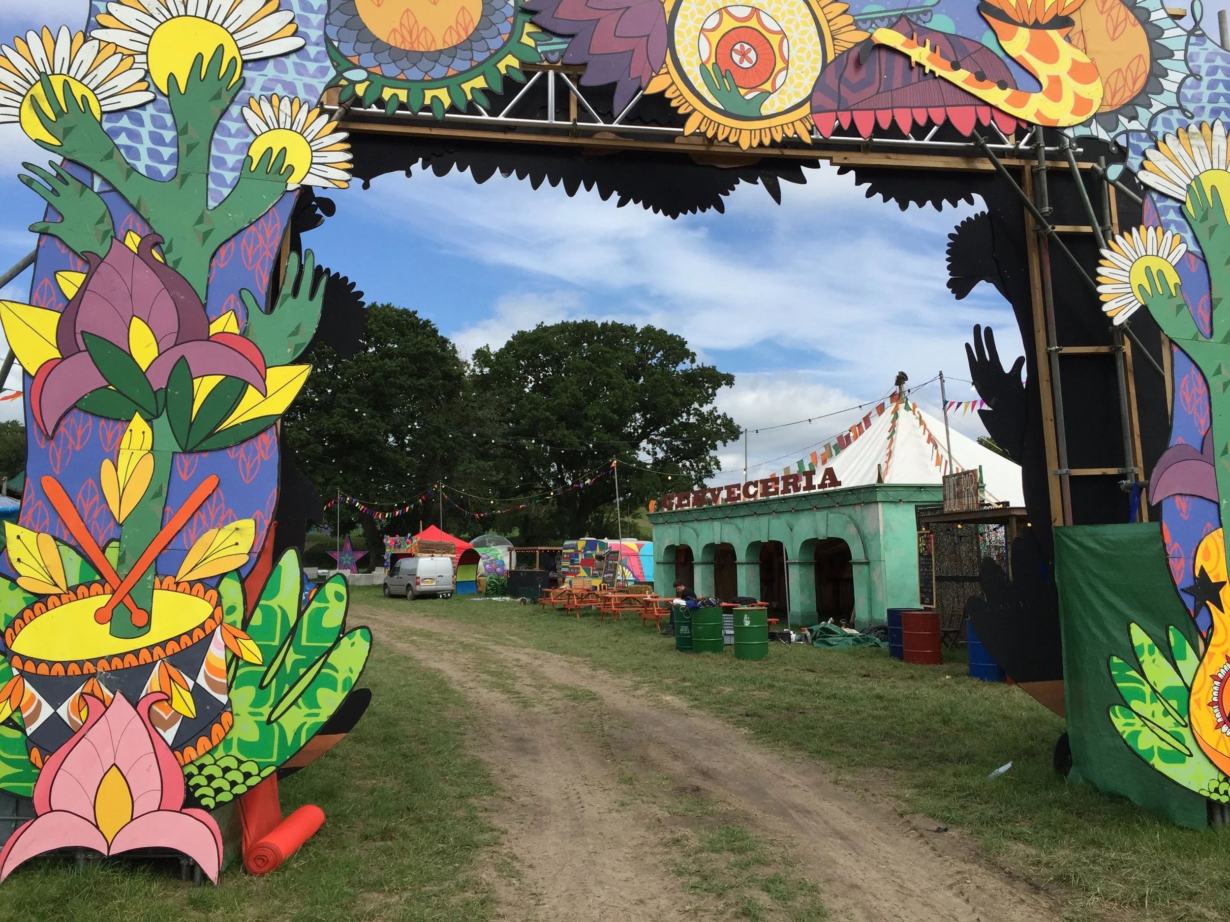 arch in day light..jpeg