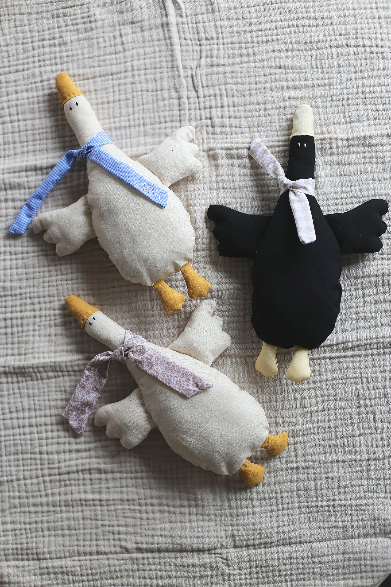 Peluche «Oie coquette»