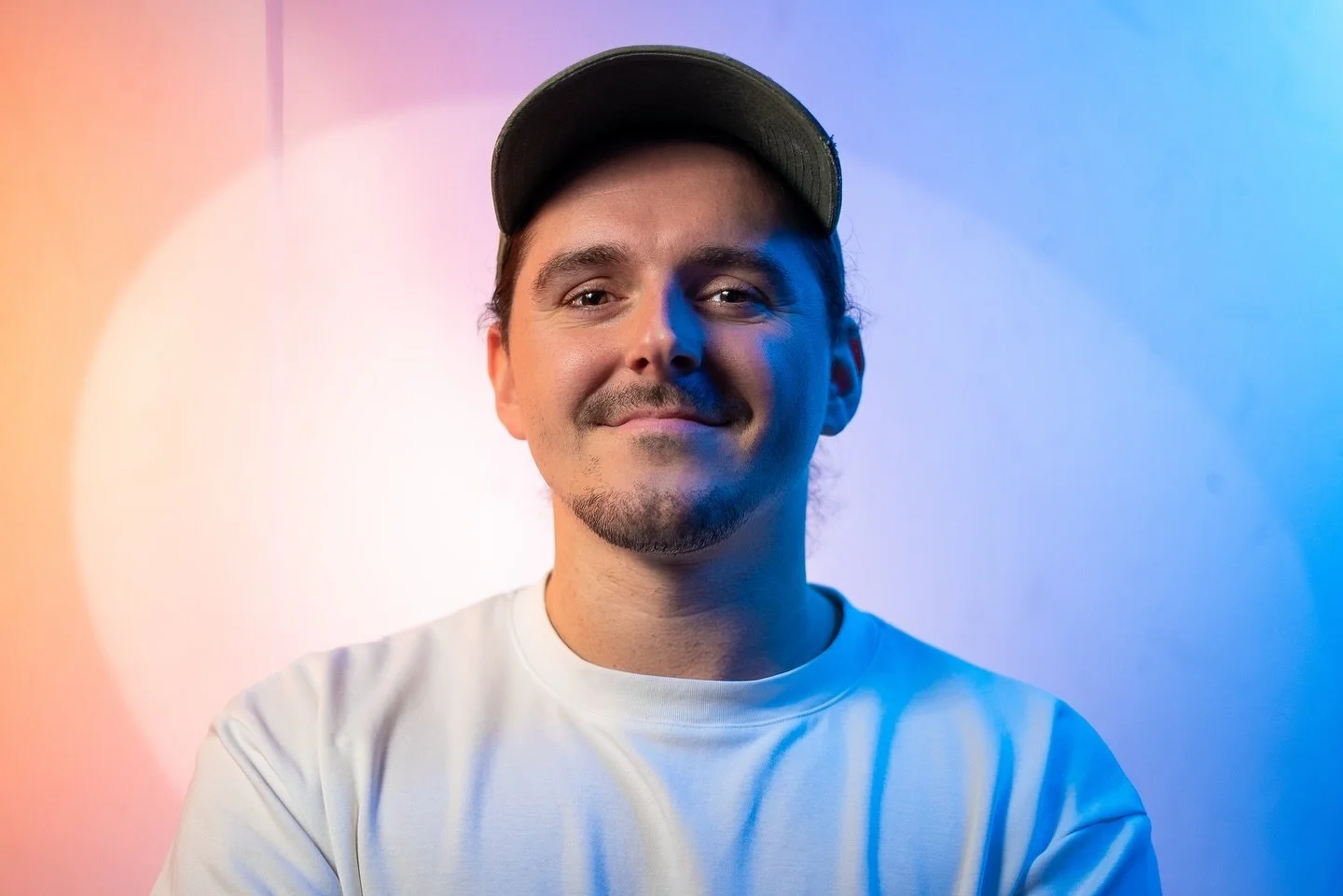 Fresh face for the new year. Big ups to @dale_fallows for spending one of his Christmassy evenings shooting my mug.

New headshots feel like rearranging your room as a kid. 

freddyangellvideo.com for all your video editing needs. Easy x

&bull;
📸 @