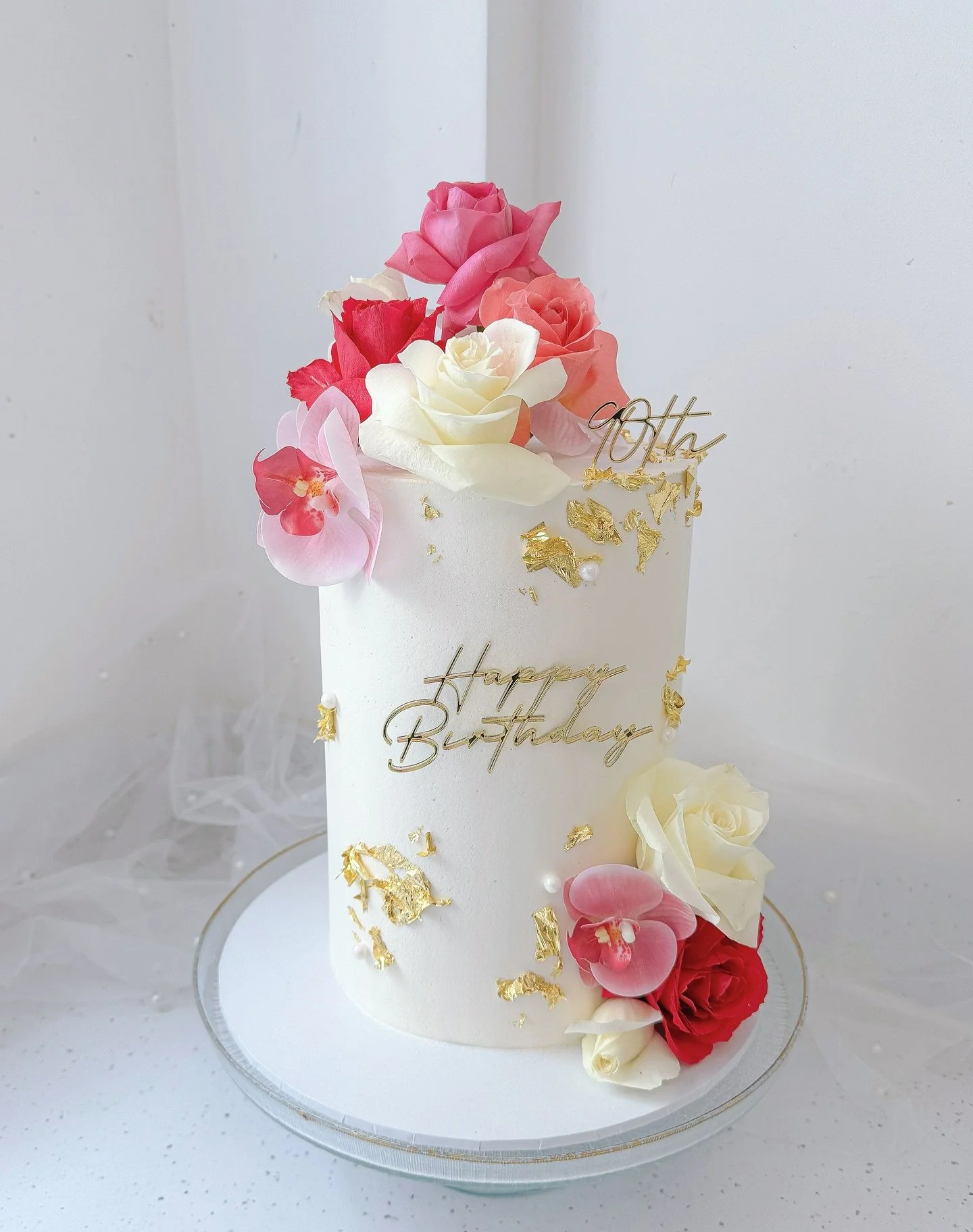 A special 90th birthday cake for a lovely lady! 

Fresh florals and gold accents, you can&rsquo;t beat it.

🌸 Tall 6&rdquo; for reference
🌸 Lemon and raspberry 
🌸 Acrylic toppers @3dv_laser 
🌸 All other supplies @tapestrycakes 

#90thbirthday #sp