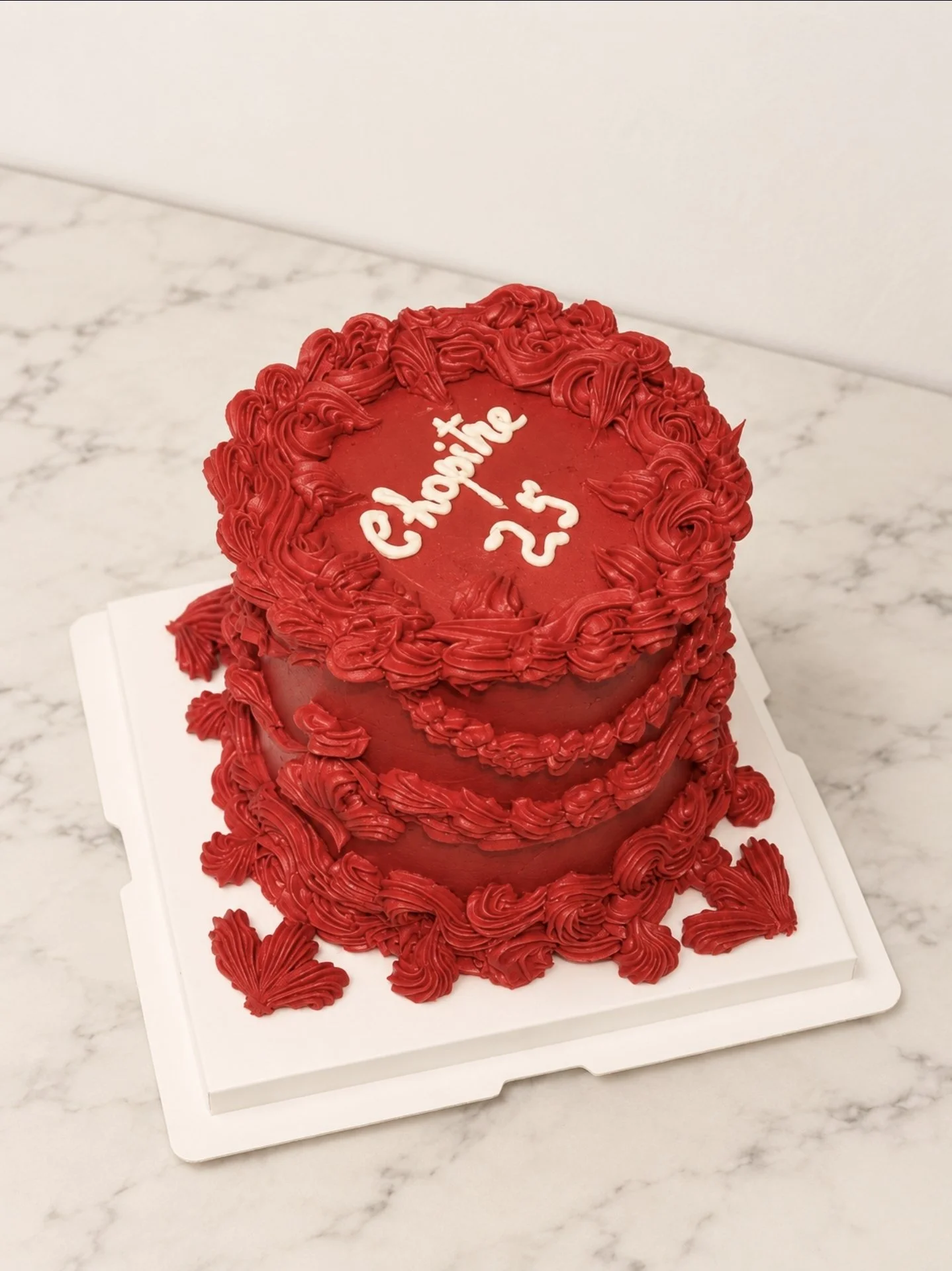 Bento Cake Maison Tchovi - Gâteau personnalisé Bordeaux 