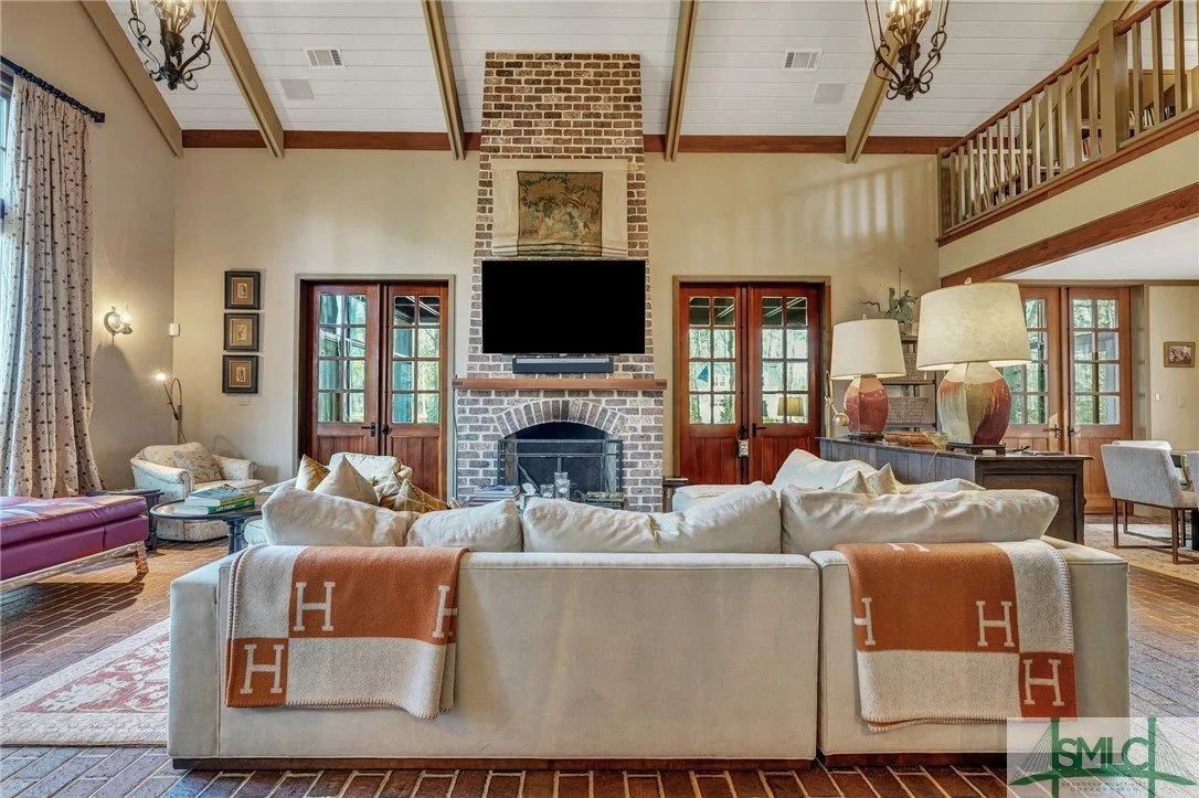 The Appeal of Custom-Built Homes in Richmond Hill’s Private Communities