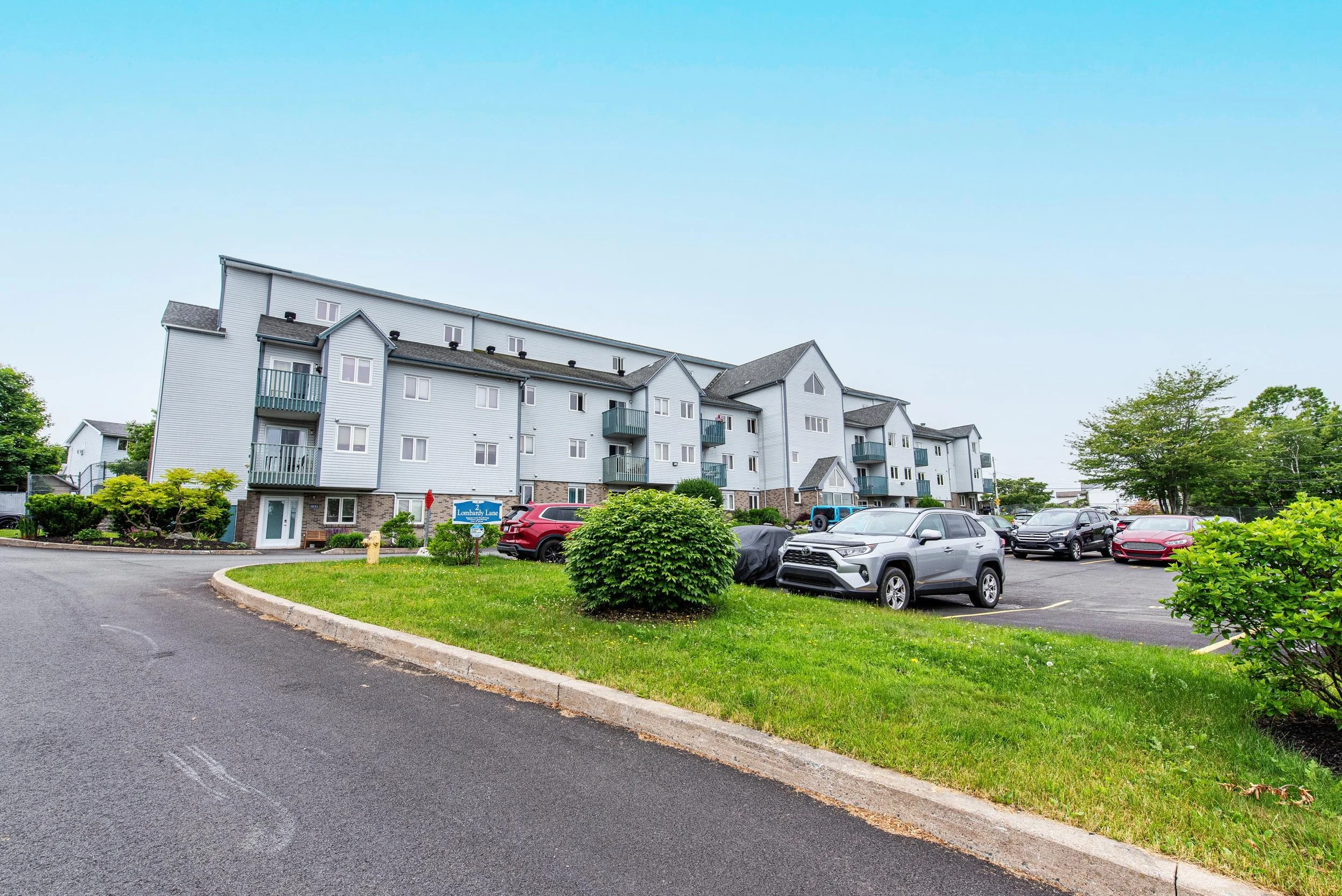 2_Lombardy_Ln_101_02.jpg
