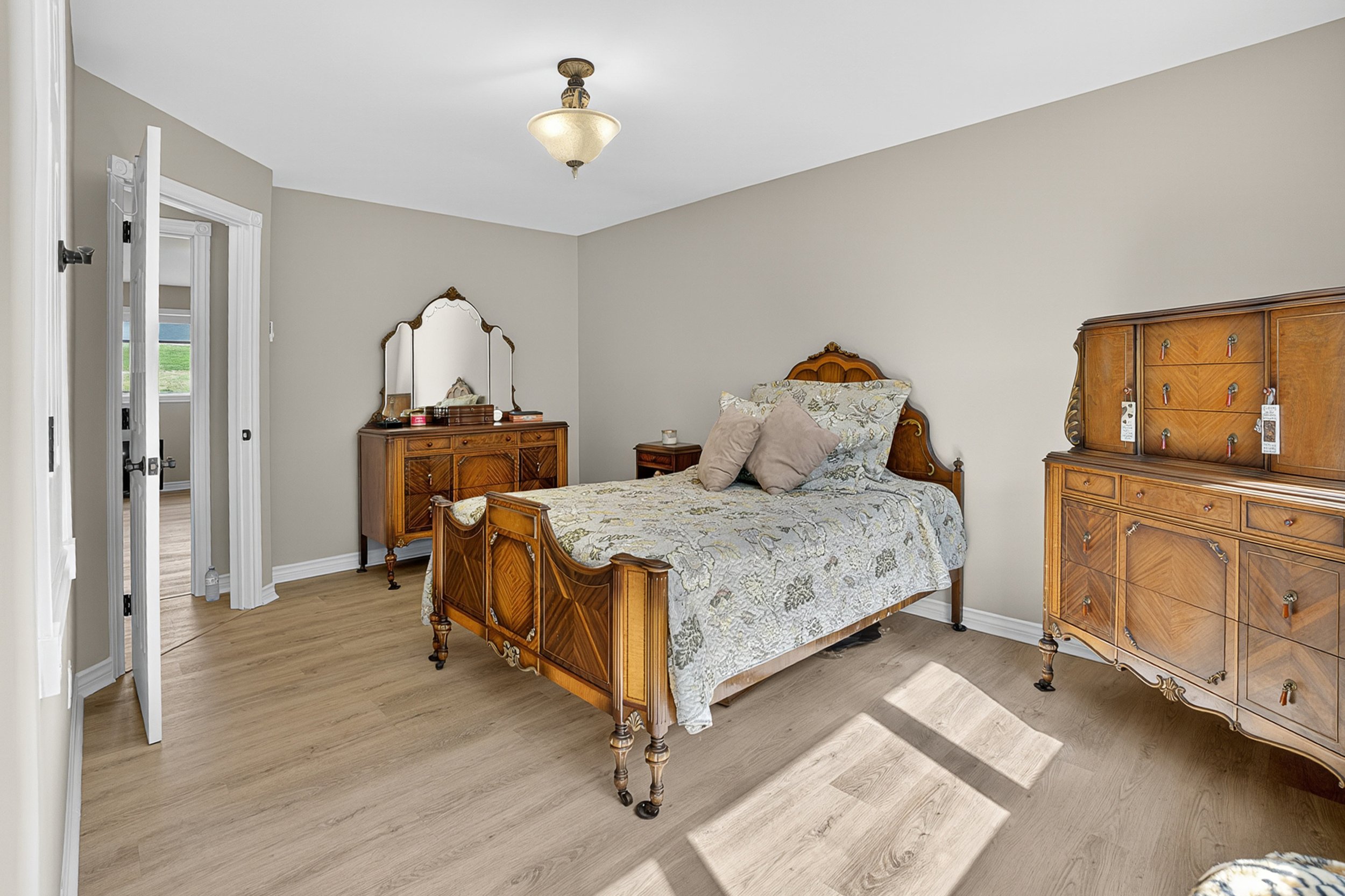 917 Montague Road 27.jpg