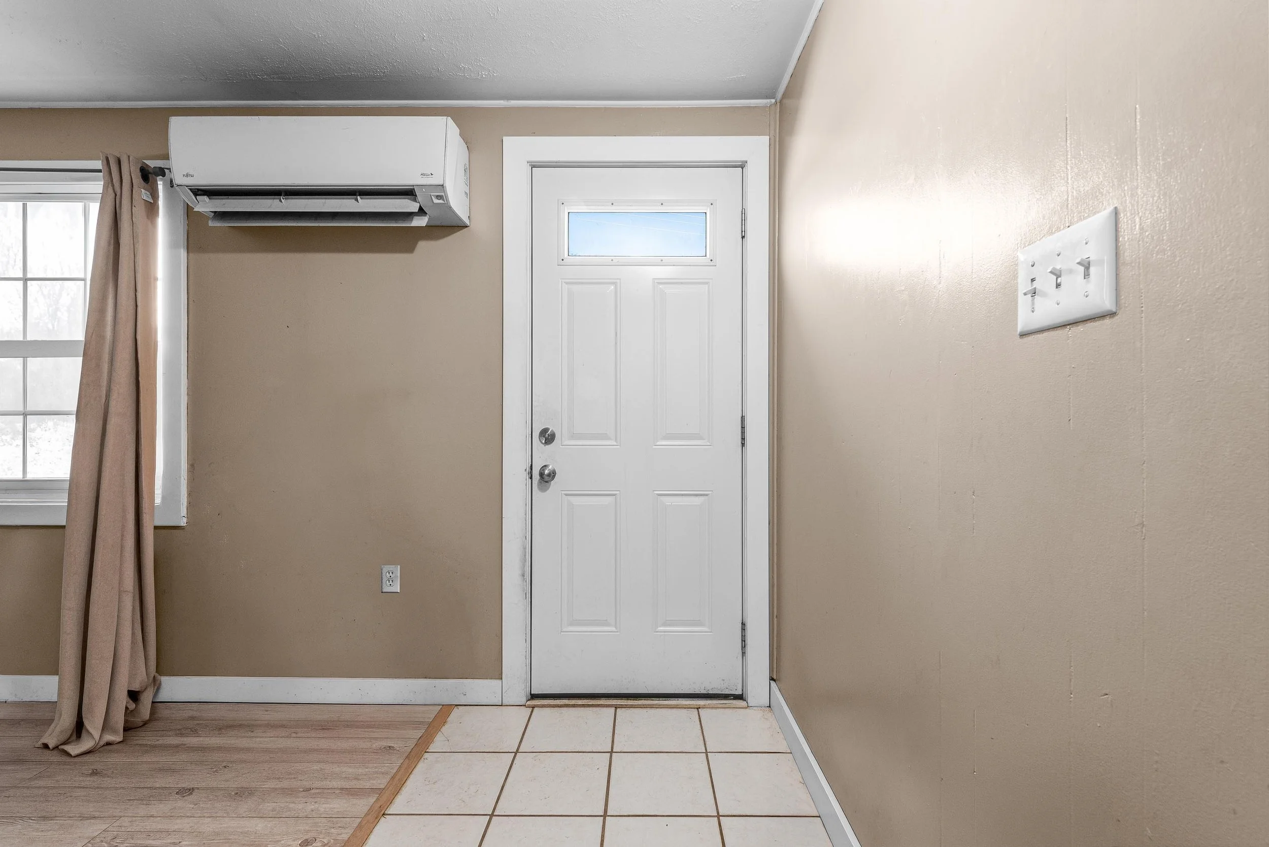 116_Coronation_Ave_02.jpg