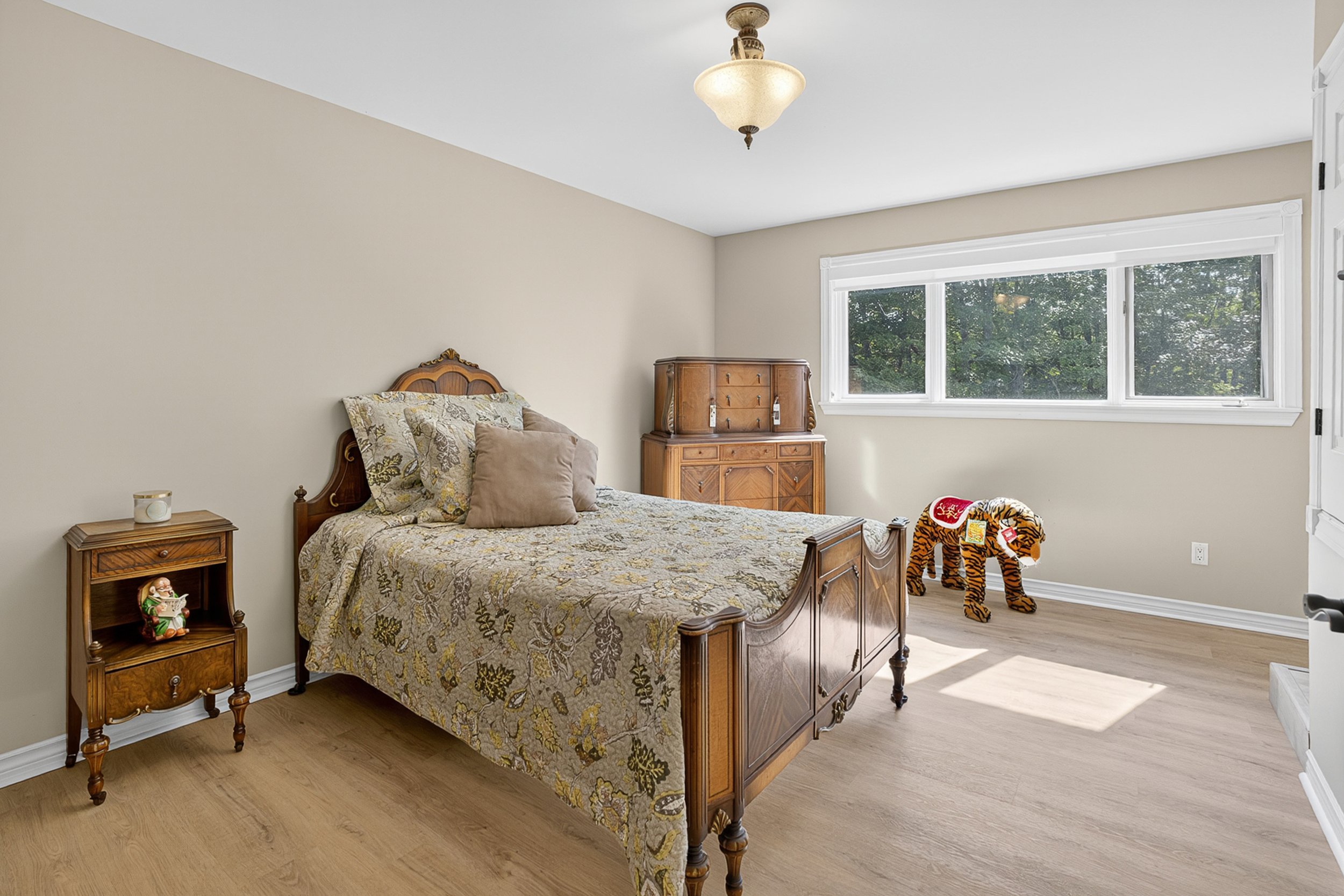 917 Montague Road 26.jpg