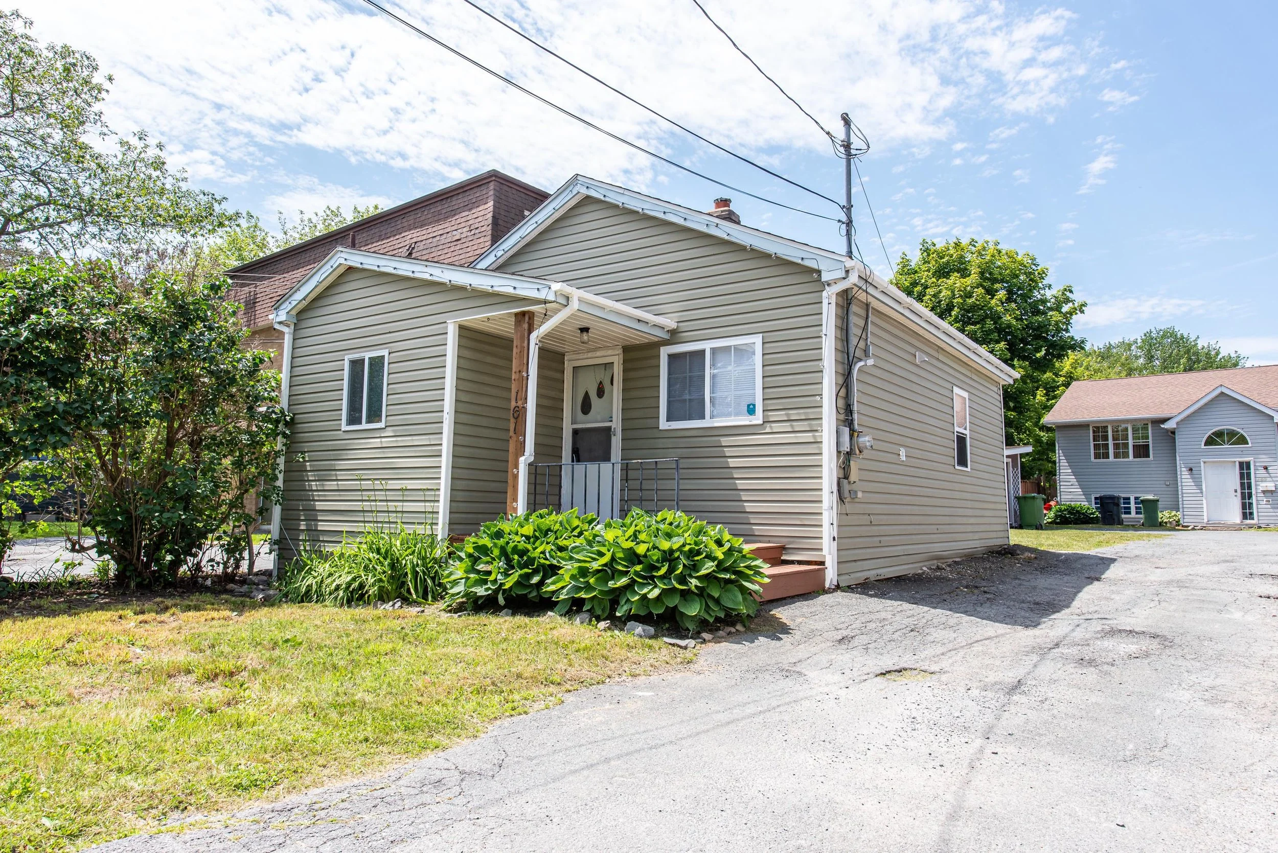 161_Albro_Lake_Rd_01.jpg