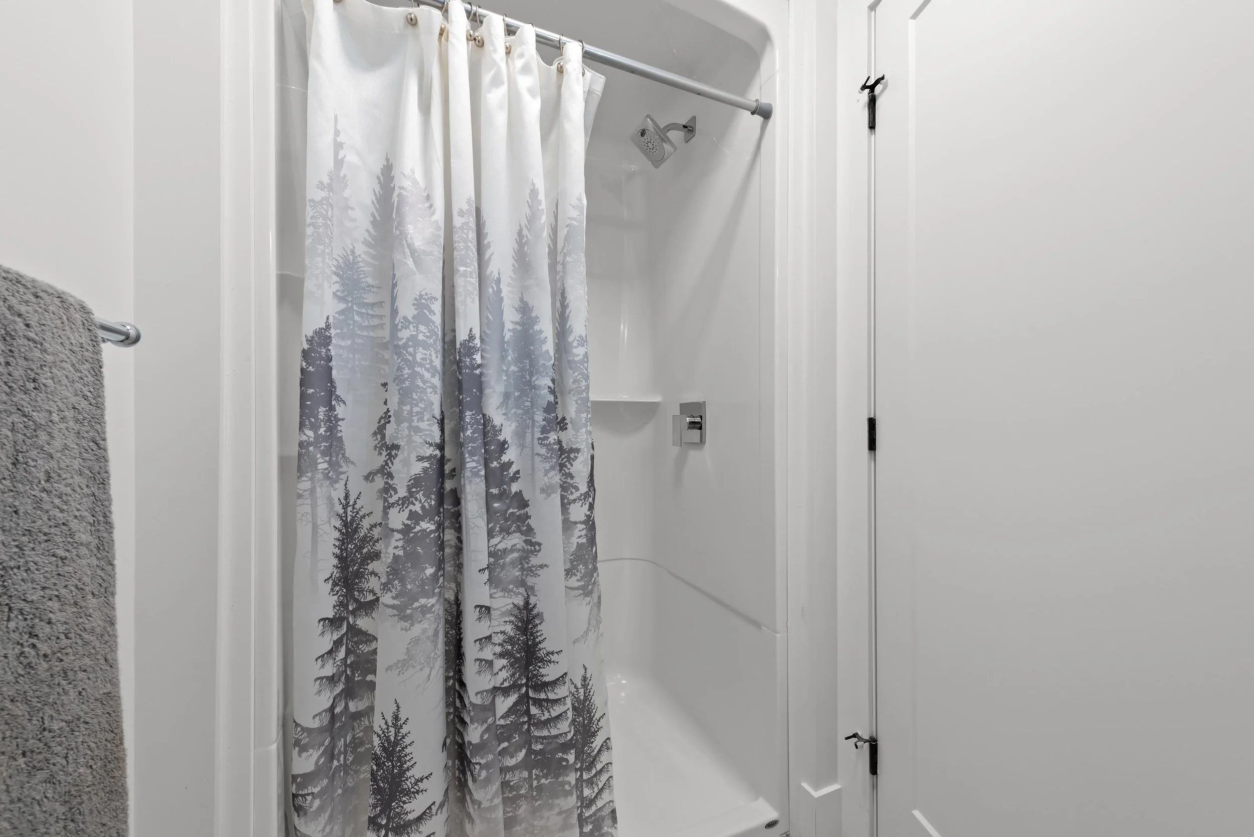 109_Bearpaw_Dr_35.jpg