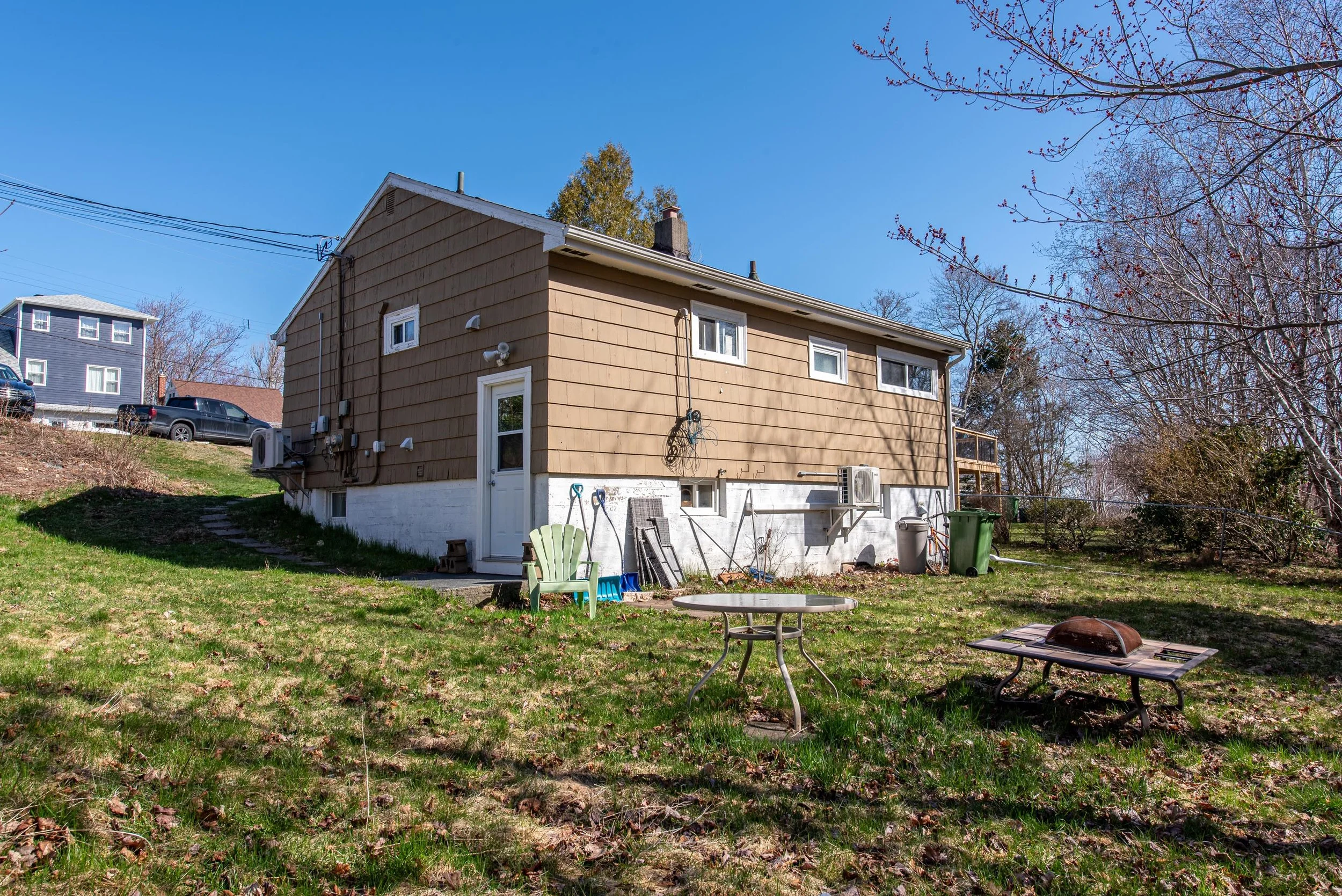 116_Coronation_Ave_19.jpg