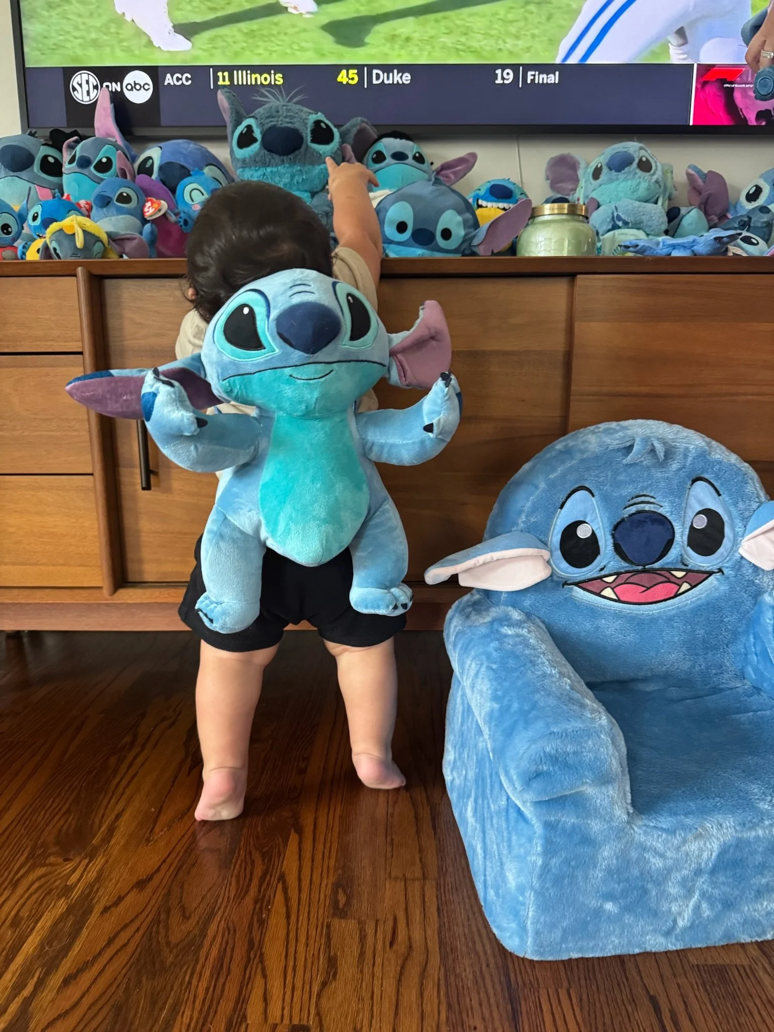 Stitch backpack, Stitch chair, Stitch everywhere !!!