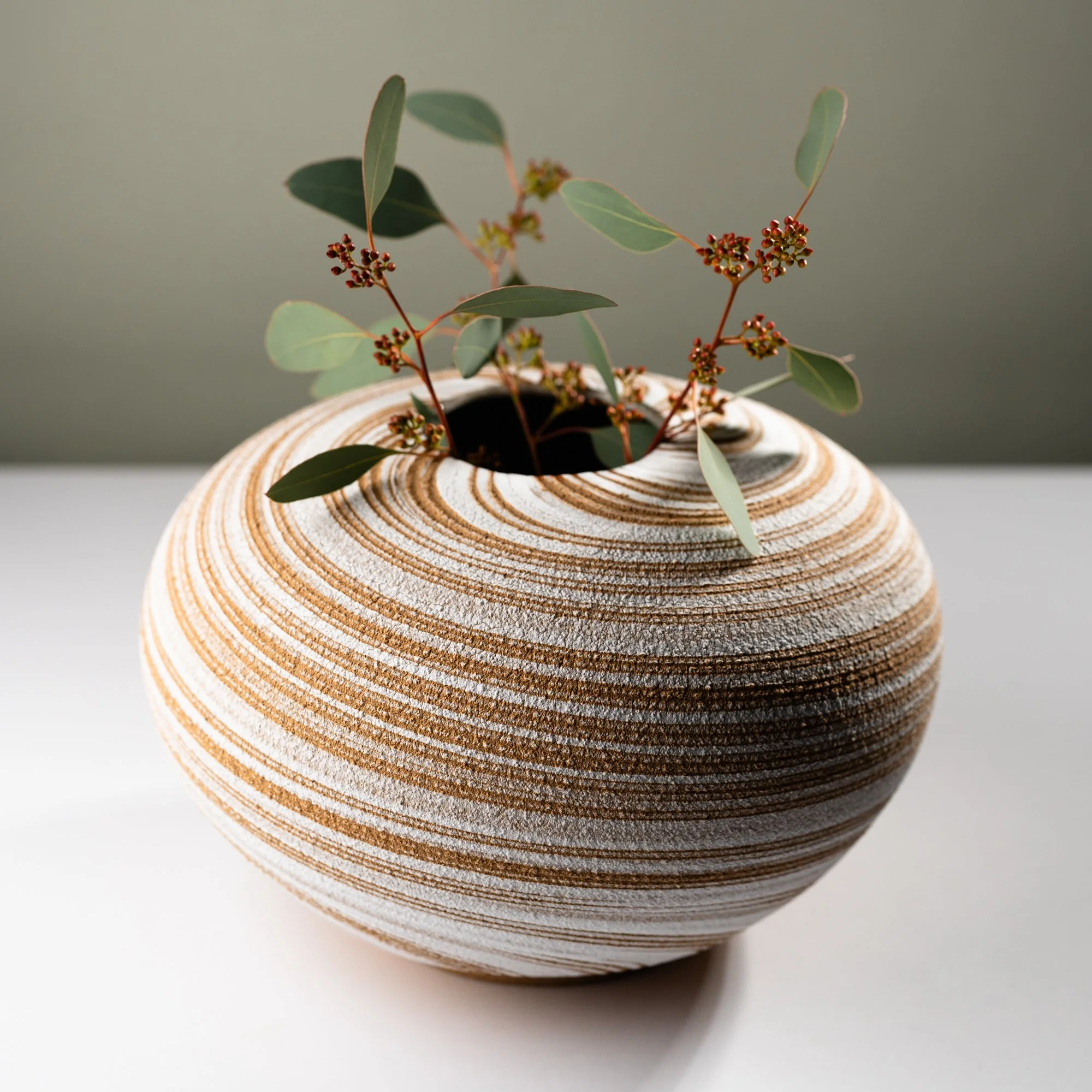 Rundliche Spiralvase