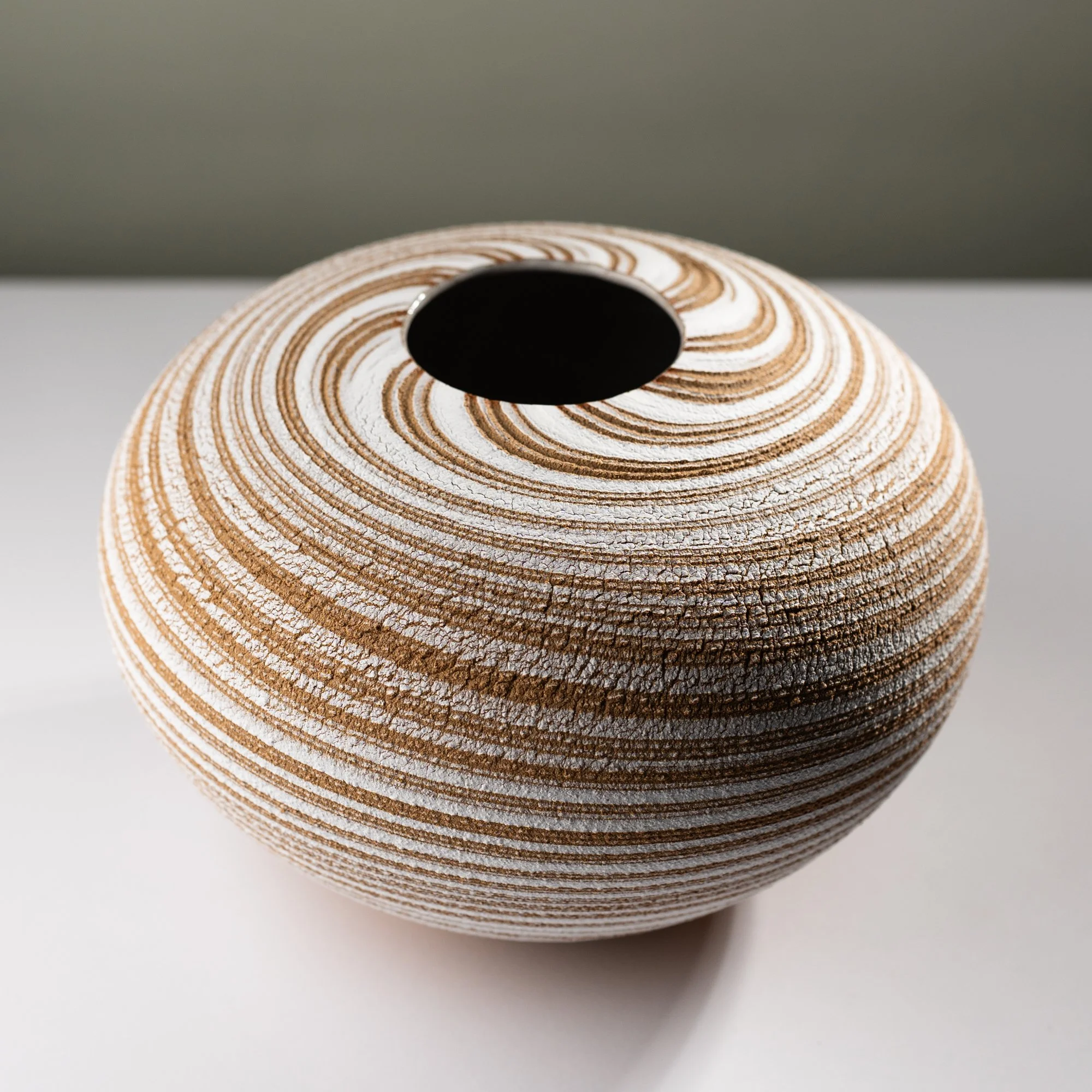 Rundliche Spiralvase