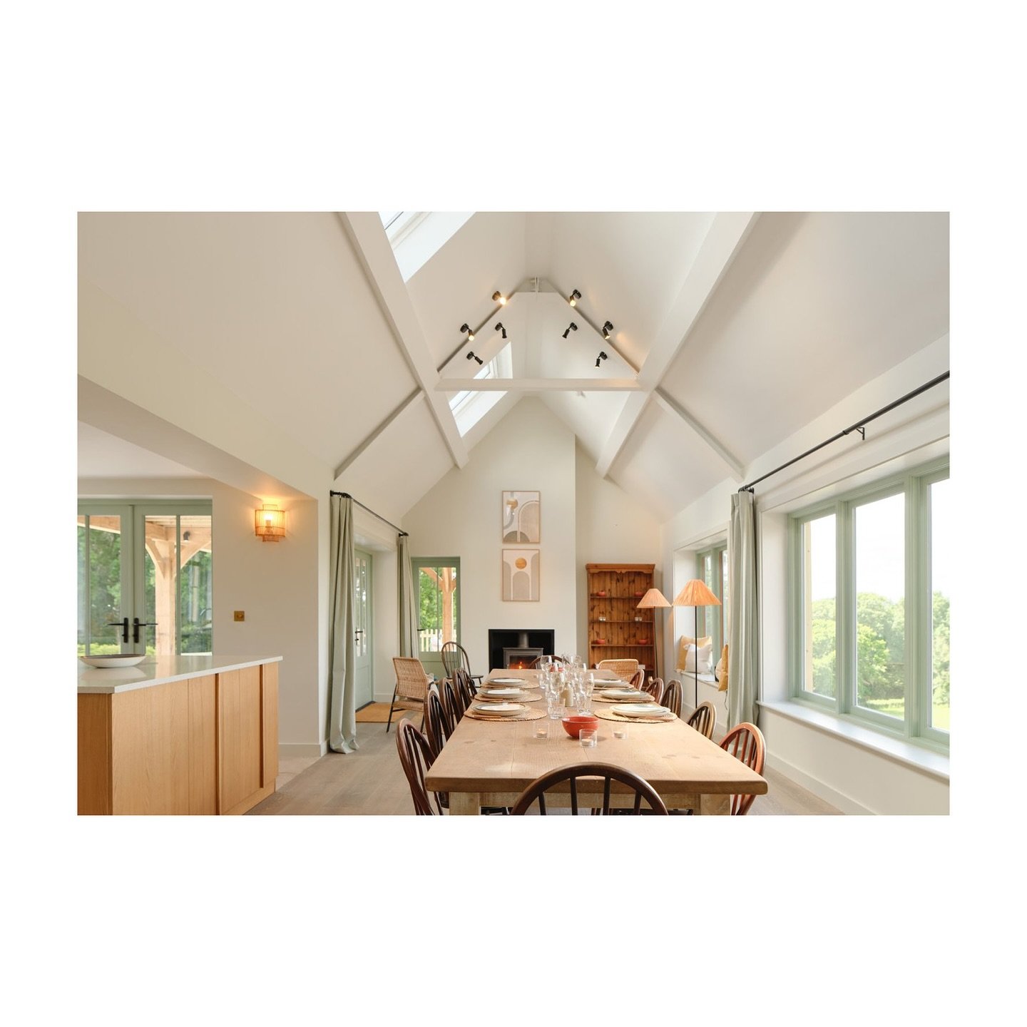A cosy yet contemporary cottage renovation in East Sussex, where modern design meets timeless charm. The highlight of this transformation is the tall vaulted ceiling, bringing a sense of space and light while maintaining the cottage&rsquo;s warm and 
