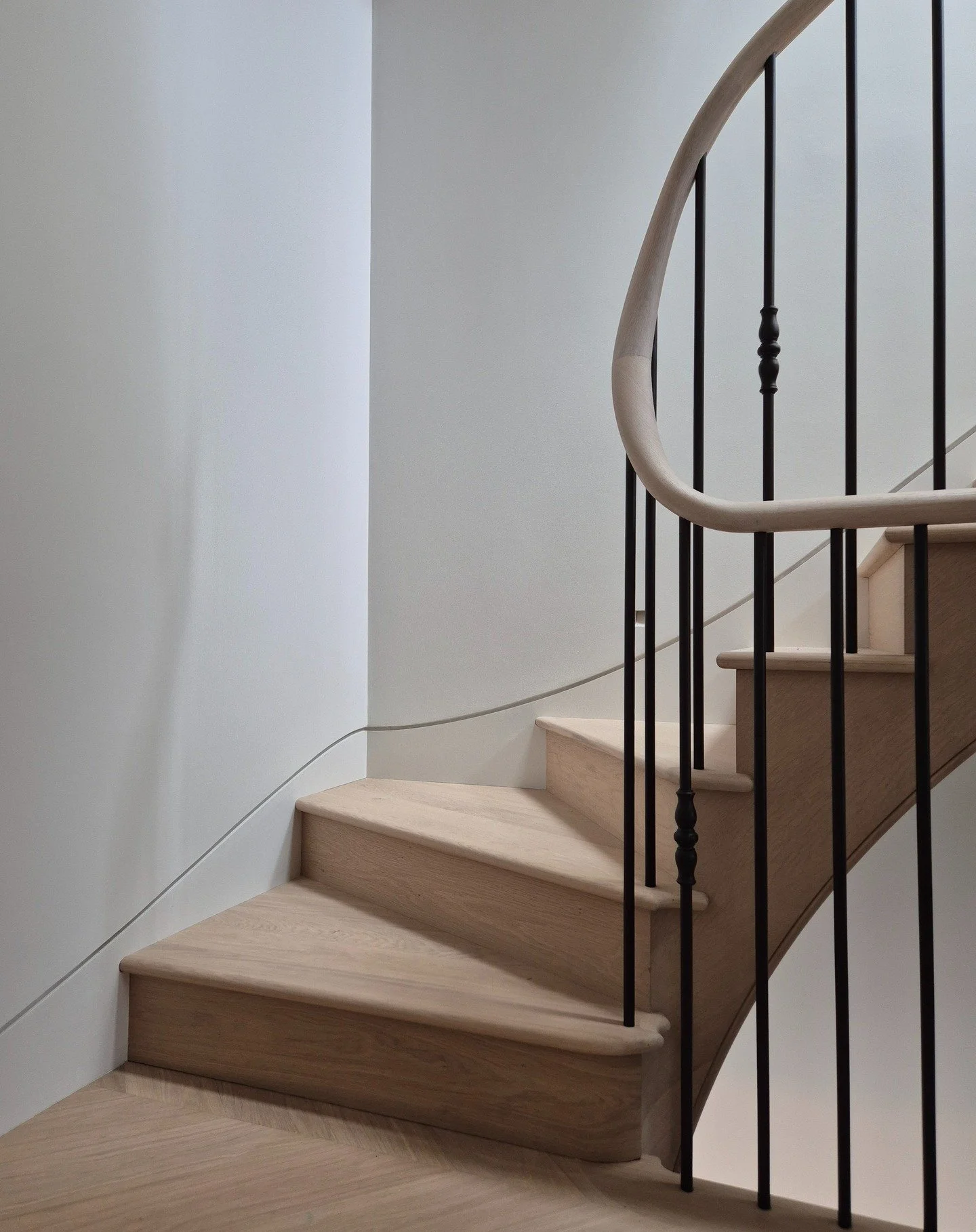 The final details are being completed on site as our Kensington project approaches its final stages.

#residentialarchitecture #highendinteriors #interiordetails #architecturalfinishes #luxuryhomes #bespokeinteriors #modernliving #designrefinement #i