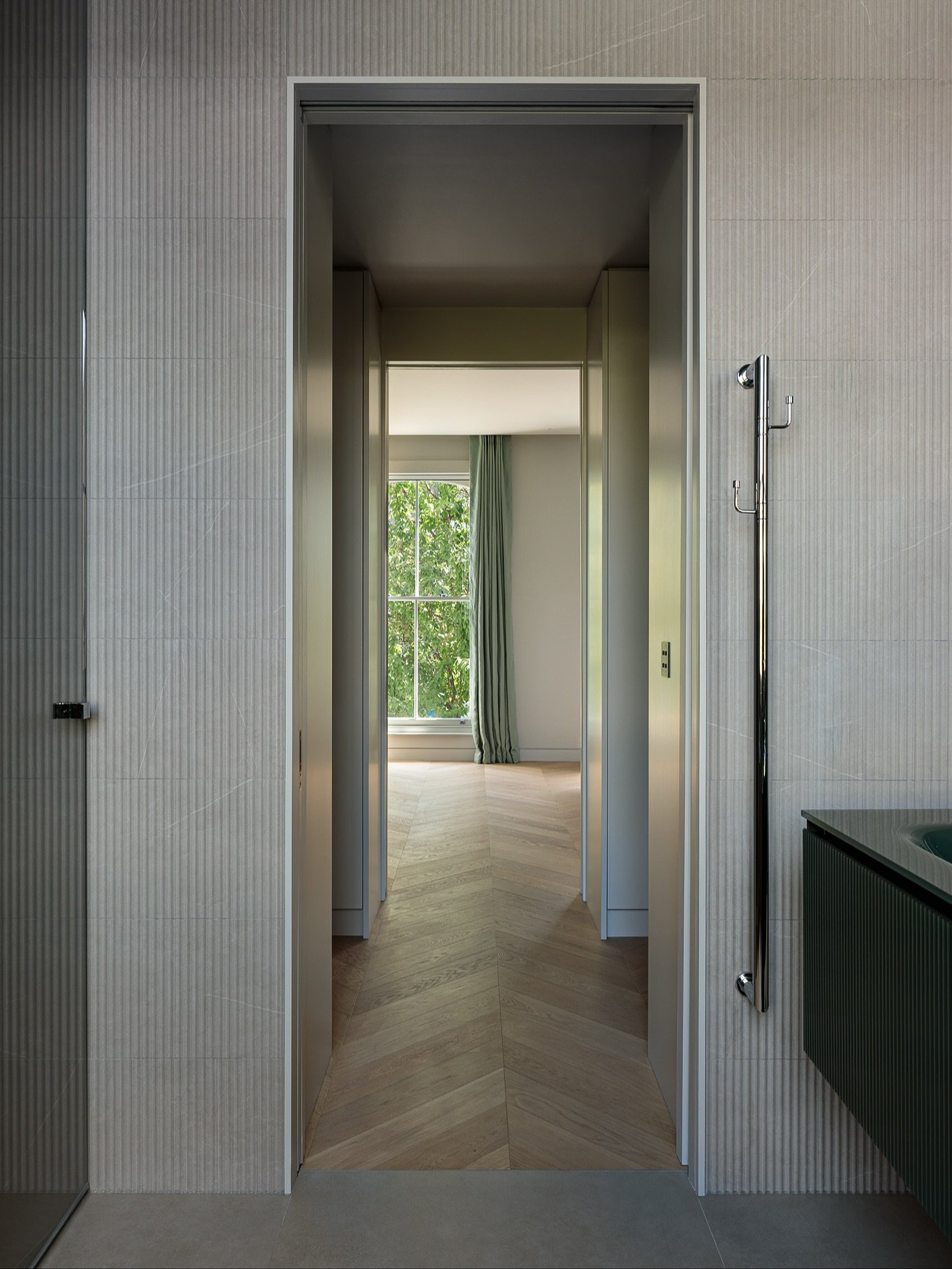 Master suite at our completed Kensington residence. 

#mastersuite #kensington #luxuryhomes #highendinteriors #residentialarchitecture #luxurybedroom #bespokedesign #interiorarchitecture #refinedsimplicity #modernliving #contemporarydesign #architect