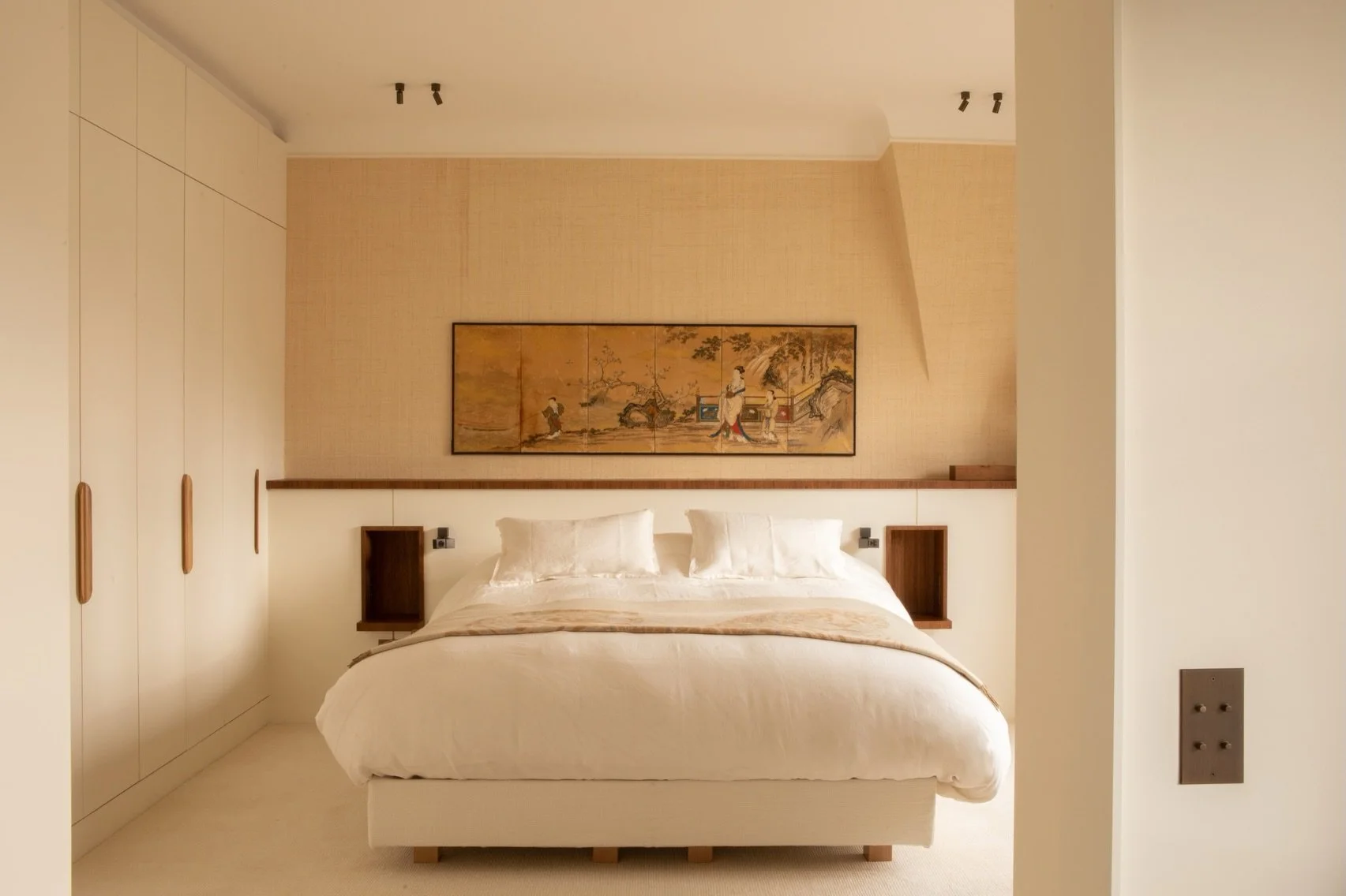 One perspective, three distinct approaches.

#architecturaldesign #i̇nteriorarchitecture #bedroomdesign #spacialdesign #interiordesign