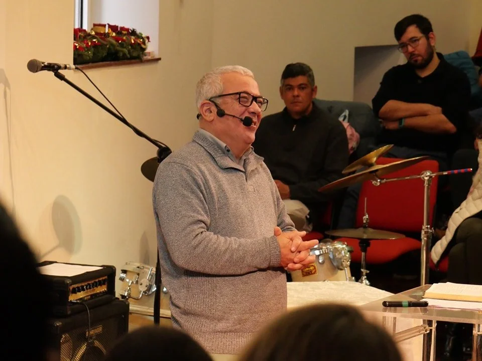 Momentos deste Domingo.
Pequenos instantes que nos lembram que Deus est&aacute; presente em cada detalhe
e que caminhar juntos torna tudo mais especial.