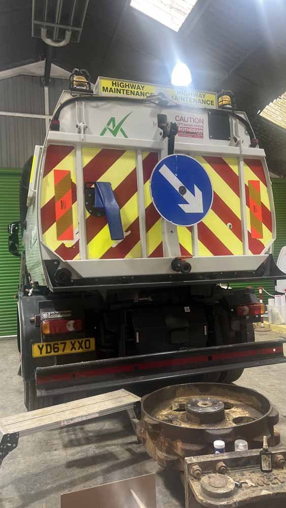plant livery and branding extreme signs.jpg