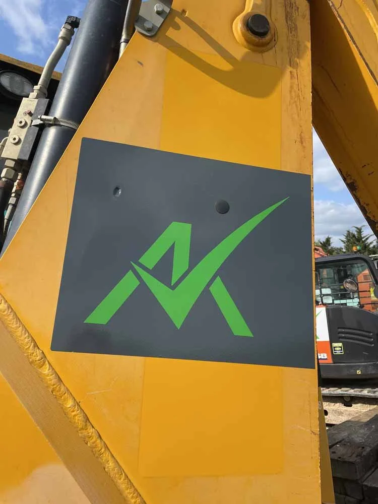 plant and fleet branding extreme signs.jpg