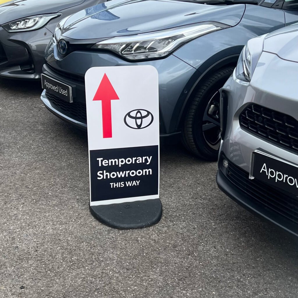 freestanding-directional-sign.jpeg