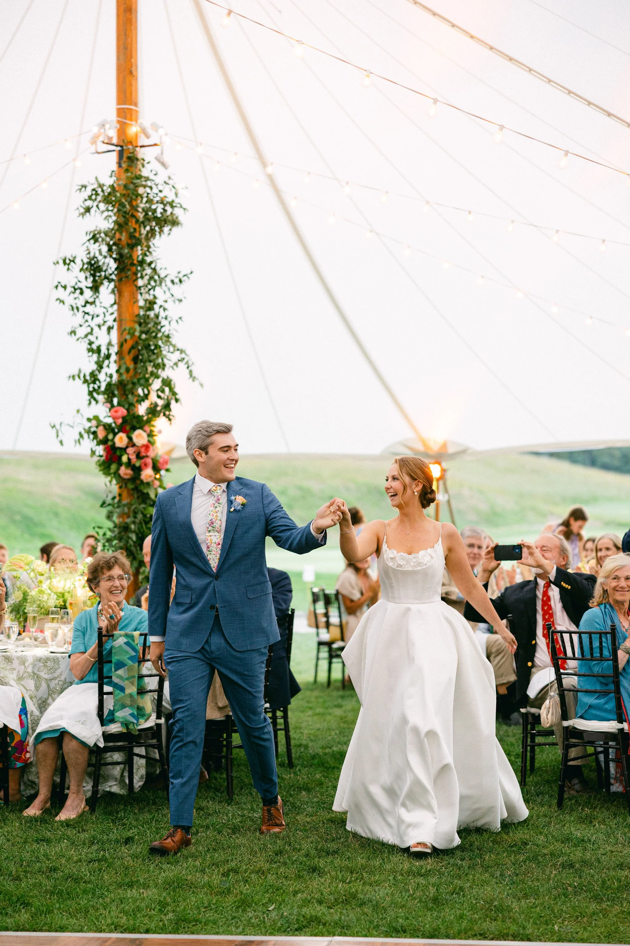 1807fbd8-1854-4e39-87b7-2b87e1e716b8-©Samantha_Melanson_Myopia_Wedding_H908.jpg