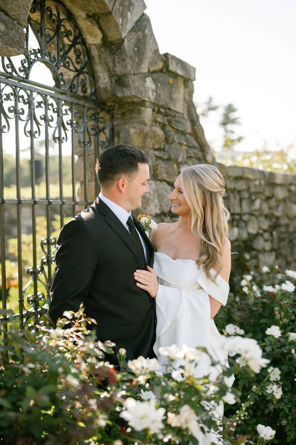 garden-wedding-portraits-historic-estate-rhode-island.jpg