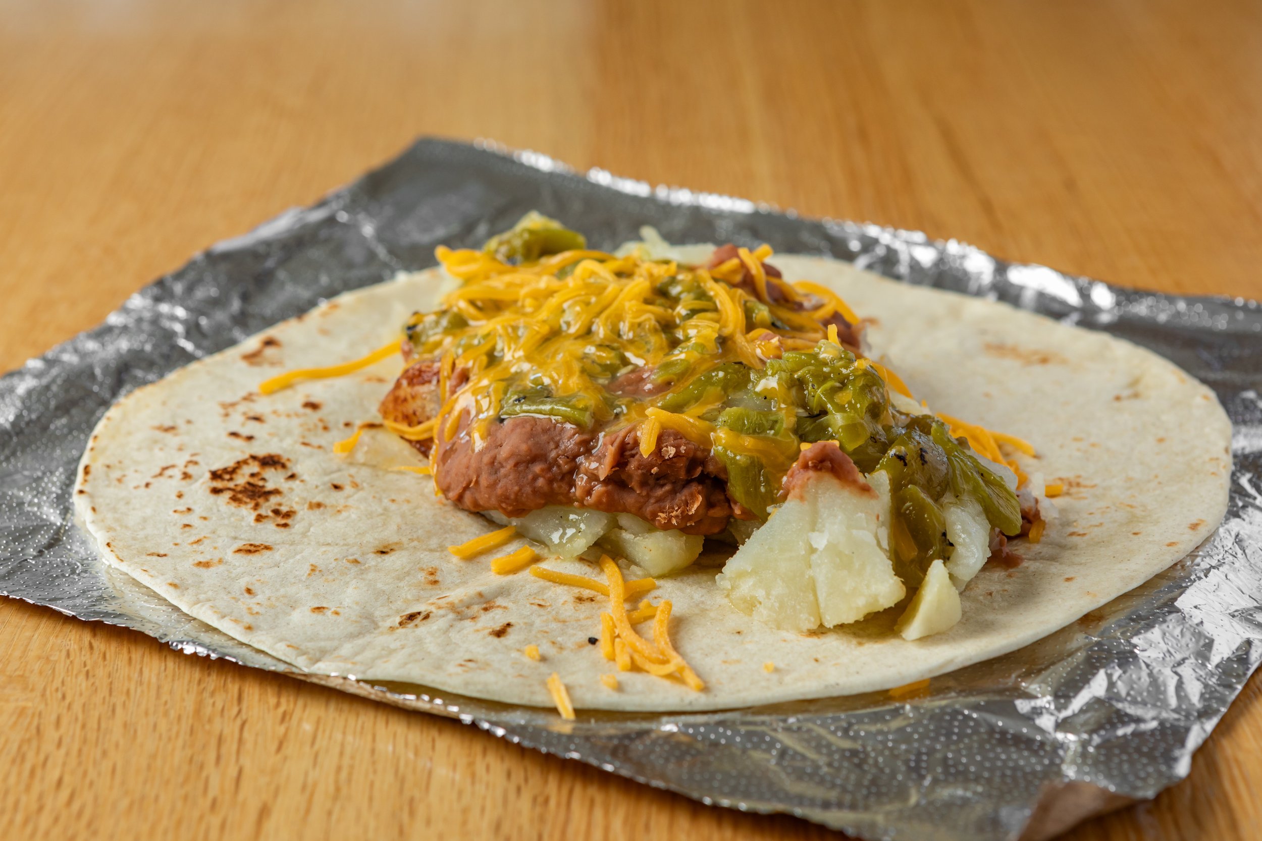 potatosbeanscheesegreenchileburrito-2.jpg