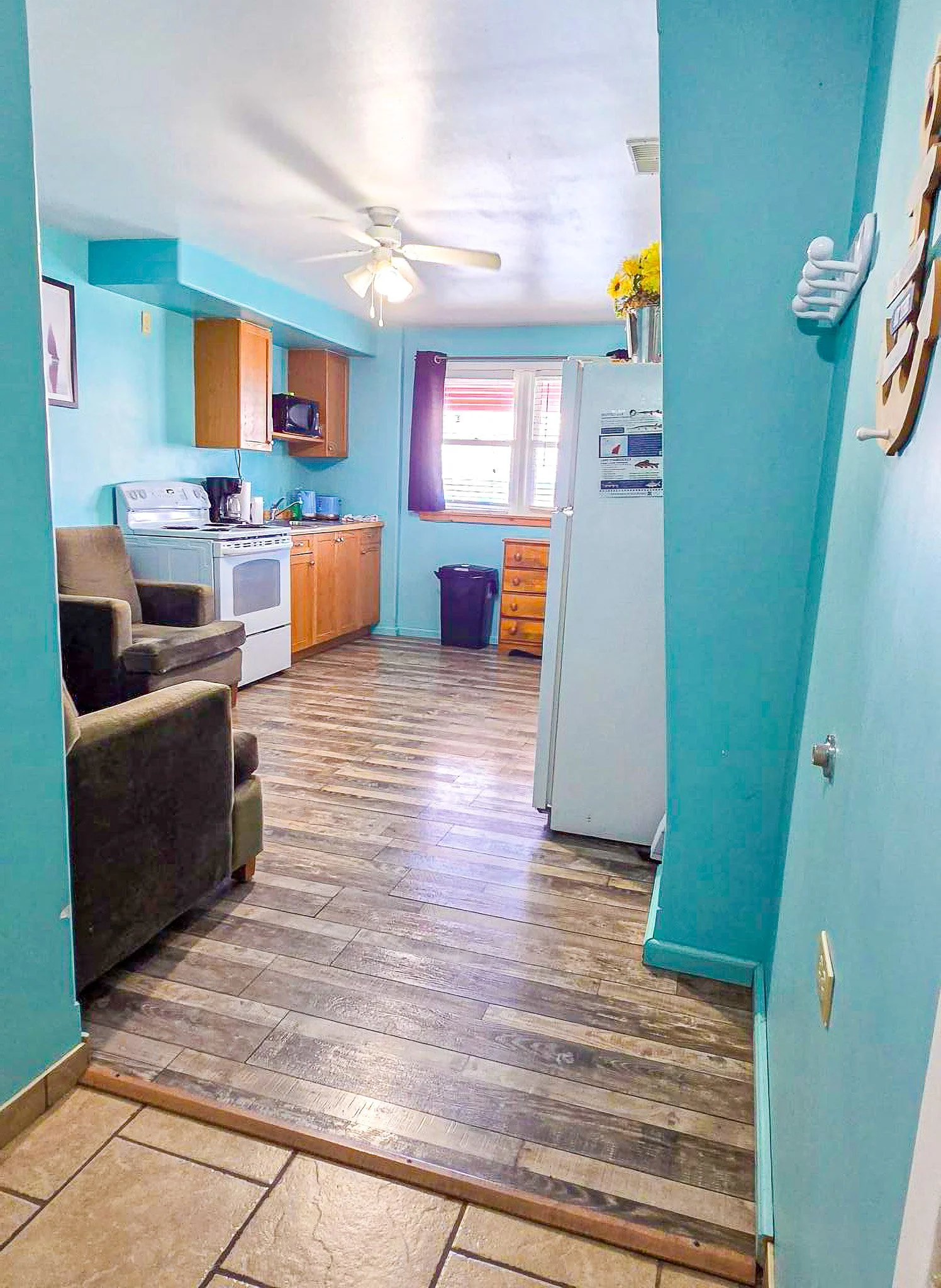 Waterfront Suite 9 (Prices based on double occupancy Sleeps 4 adults-2kids)