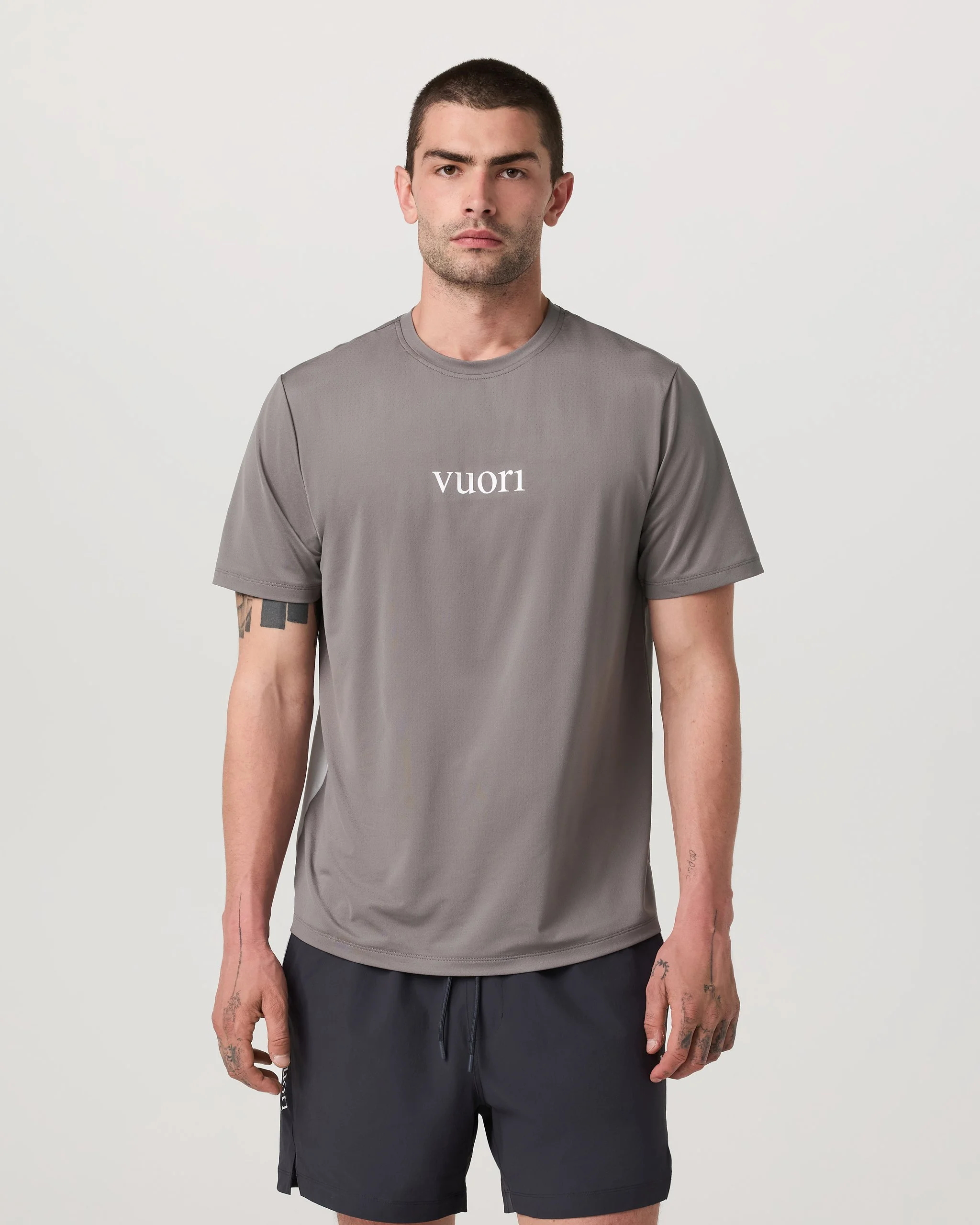 V1113-PCVP_FA25_M_ECOMM_TOPS_FRONT_1.jpg