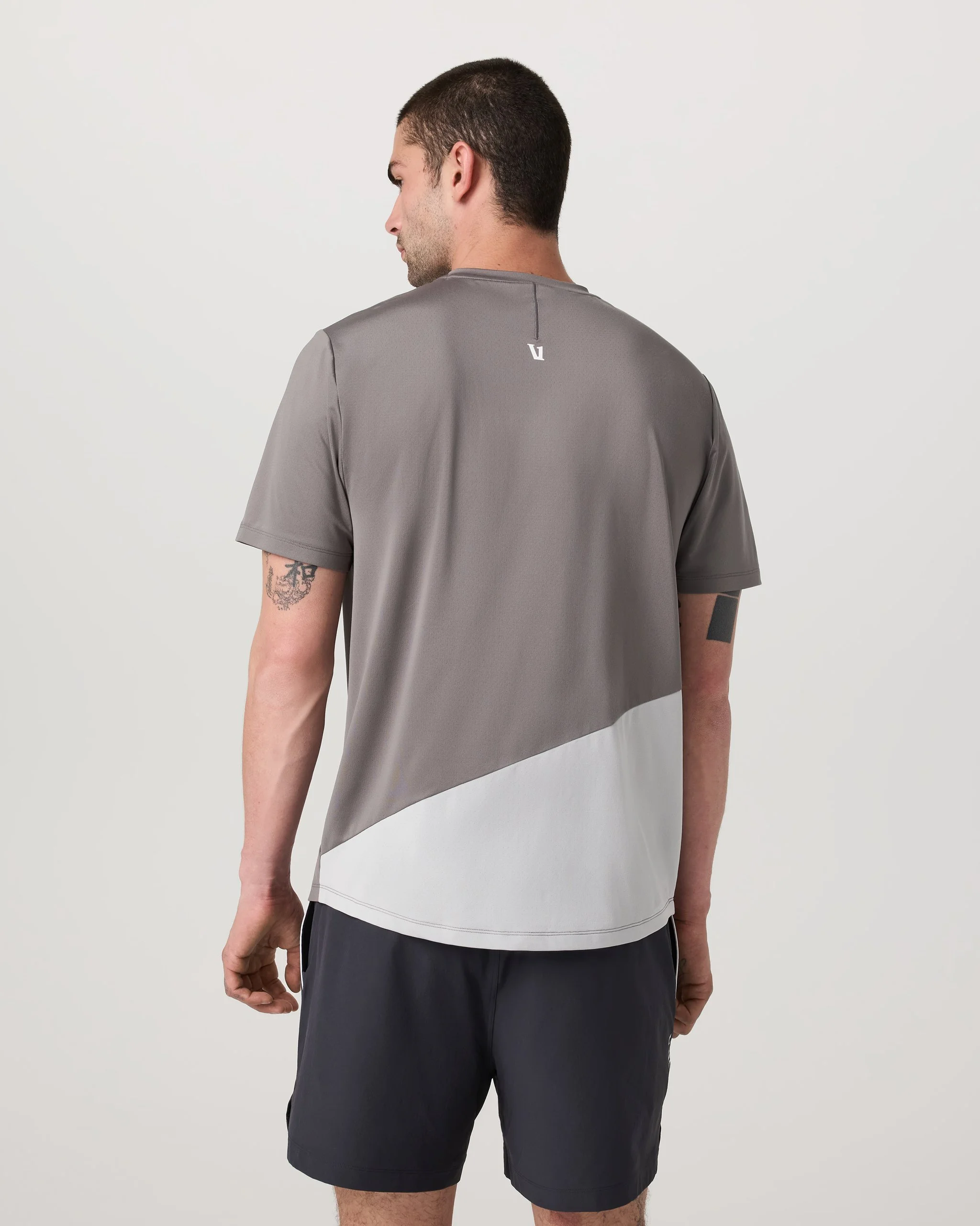 V1113-PCVP_FA25_M_ECOMM_TOPS_BACK_5.jpg