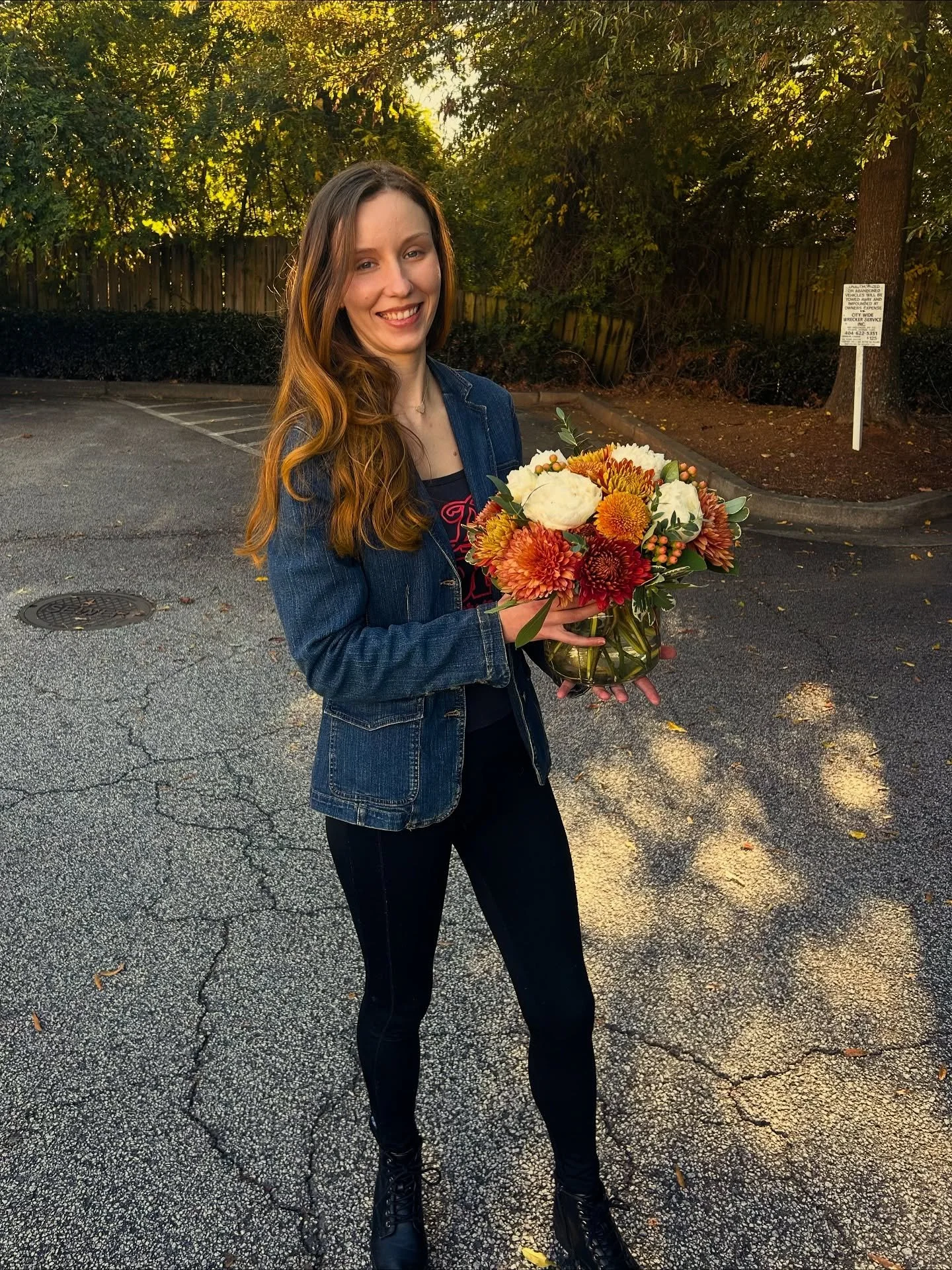 November Birthday?? These are your flowers! 🍁 

Mums represent joy, longevity, and well-wishes, while peonies symbolize love and good fortune. Together, they make a beautiful way to celebrate someone special this month!

⭐️ Order online for delivery