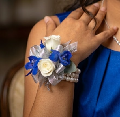 0 prom wrist corsage on model 6.PNG