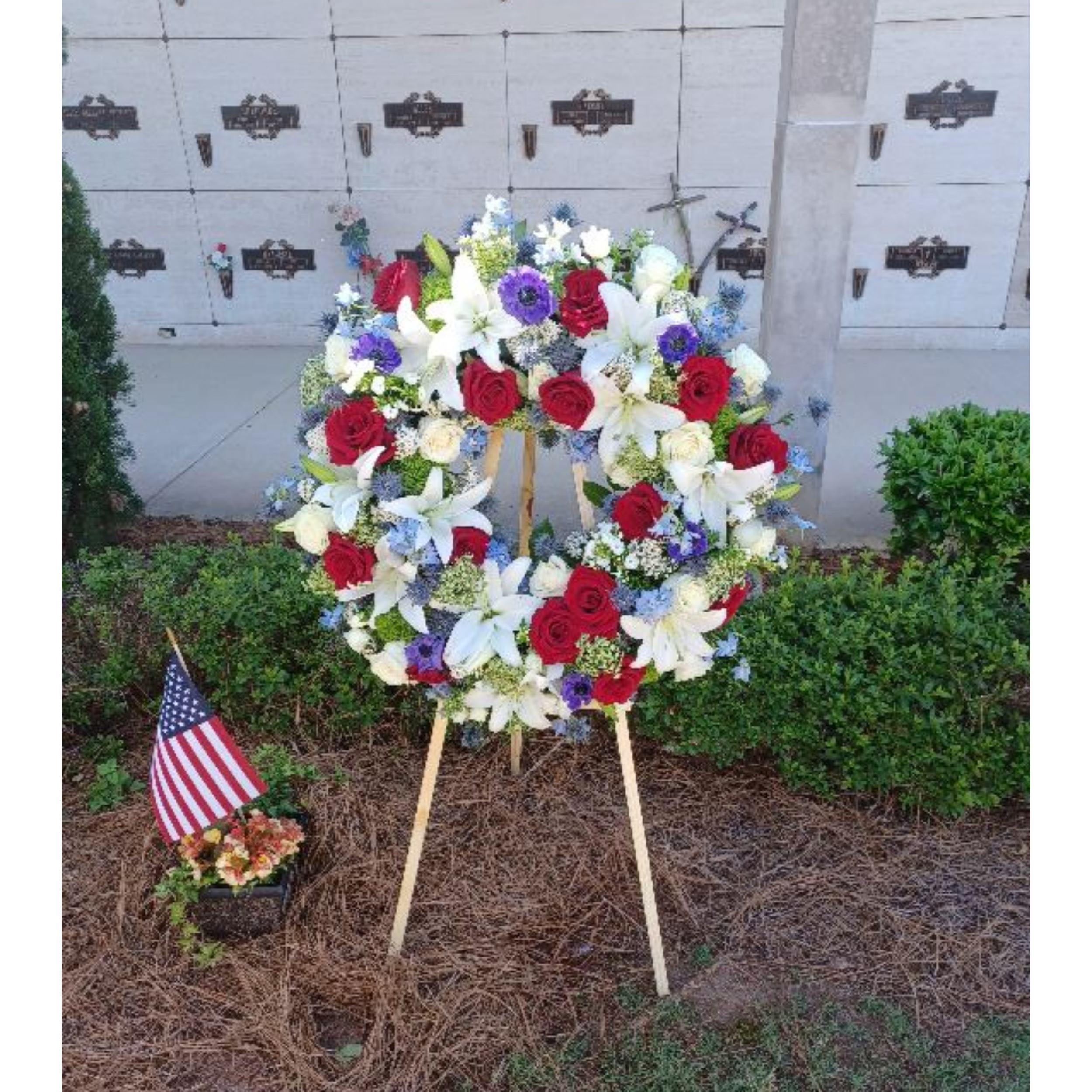 Large red white and blue standing wreath sympathy patriotic cropped final.png
