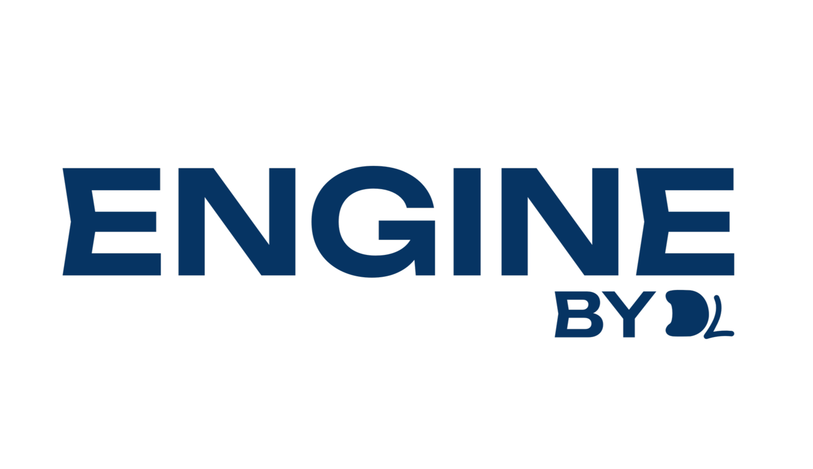 Logotipo com as palavras "ENGINE BY DL" em letras grandes e azuis.