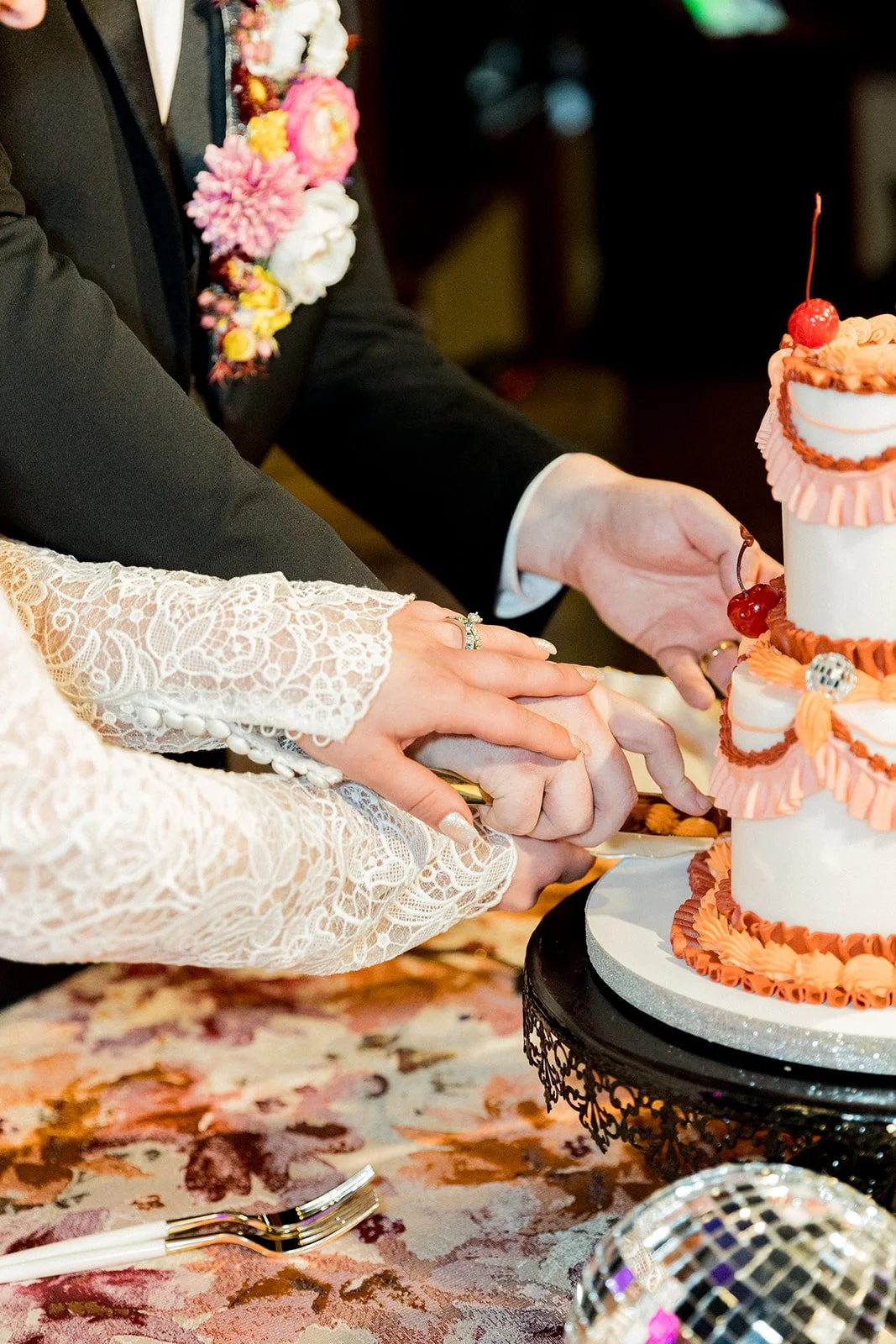 Cake-Cutting_The-Bowen-Kilgore-Wedding_12-31-25_Jessica-Hunt-Photography_2026-9_websize.jpg