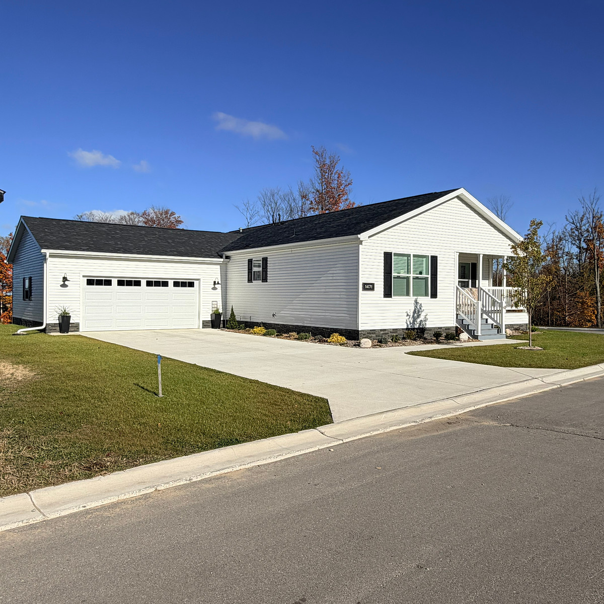 Manufactured Home vs. Condo Living: Which Option Fits Your Retirement Lifestyle?