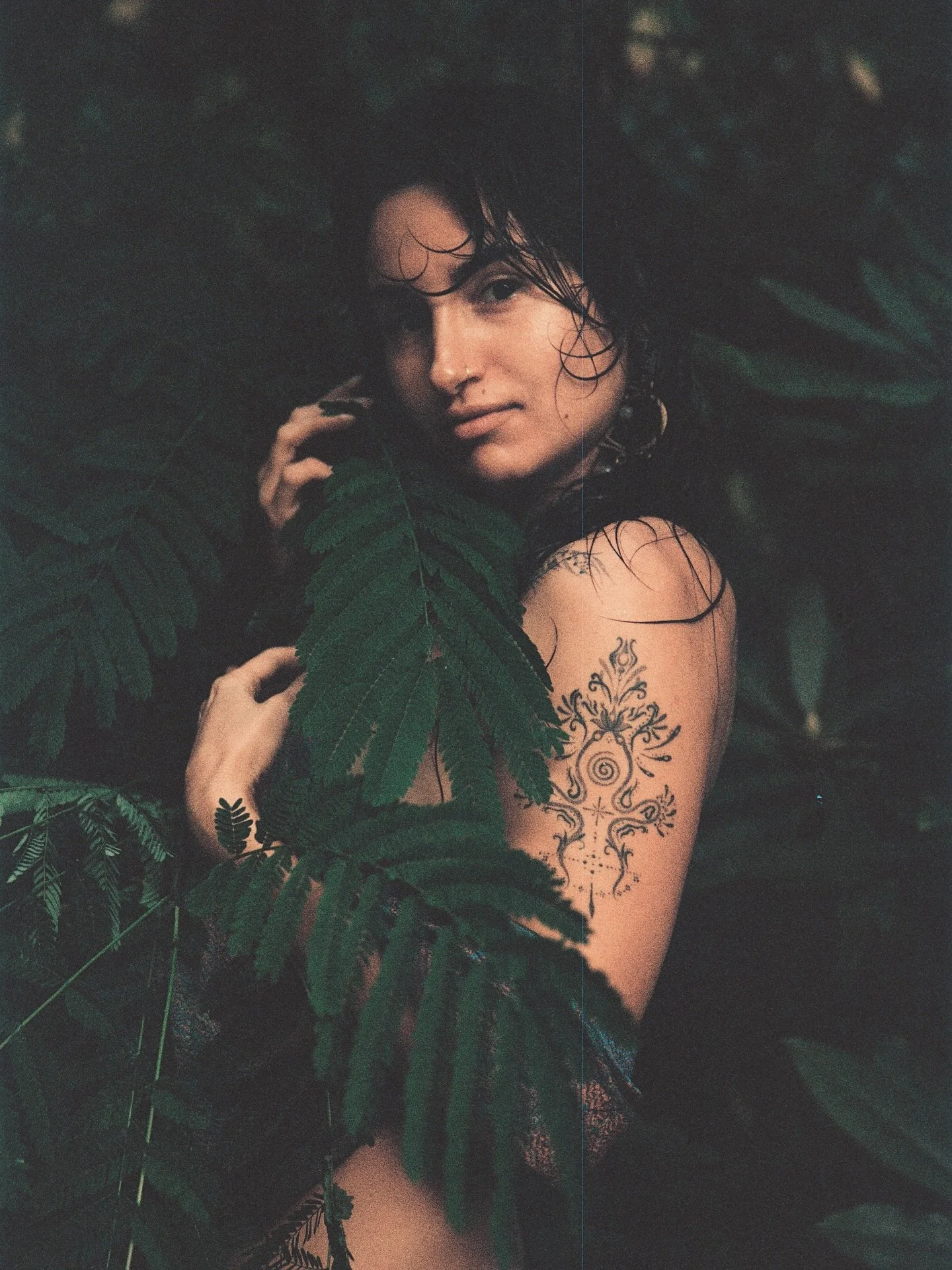 I get asked sometimes why I choose to shoot on film.
And honestly&hellip; it&rsquo;s a feeling.

Film feels like breathing without makeup on.
Like your skin can just be.
There&rsquo;s something about the grain that feels soft, forgiving&mdash;
like i