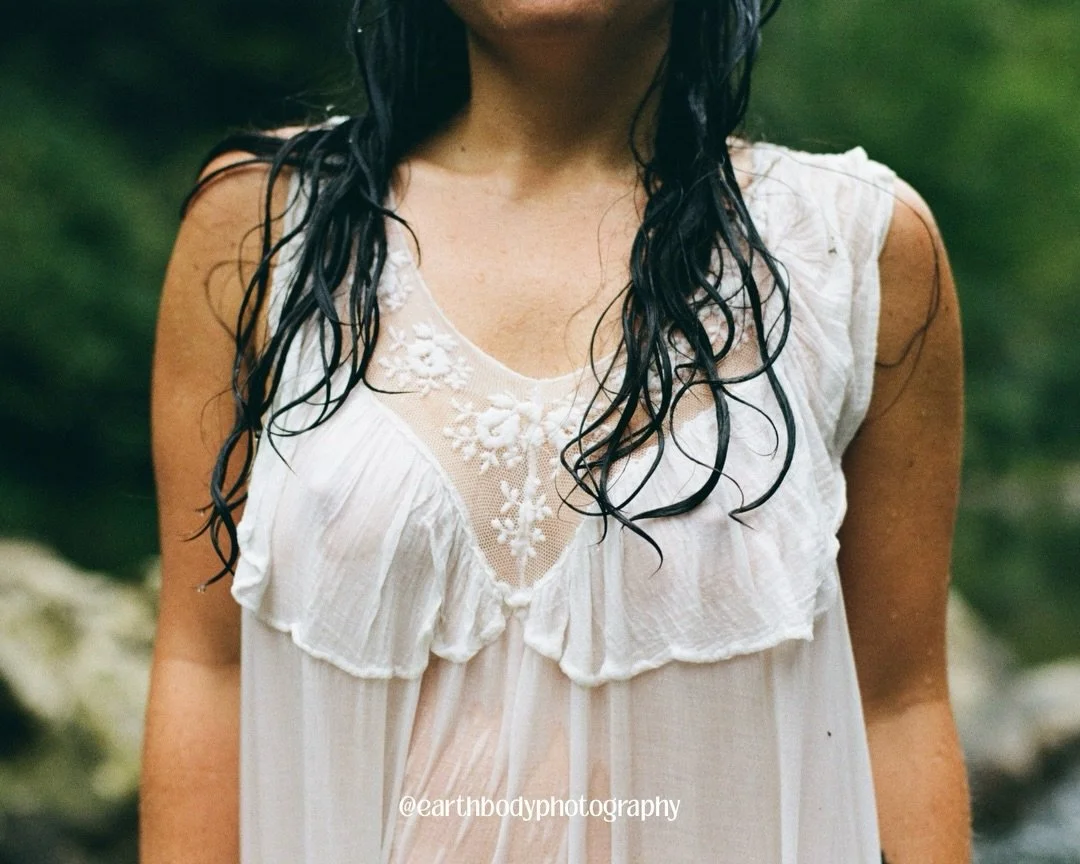 Reflections on the body - its ever changing nature, and the acceptance of what is. 

Beauty without judgement. 
This is my prayer for all women who feel self-critical in any way. 

Full embrace of the gifts God gave you&hellip; because when we reject