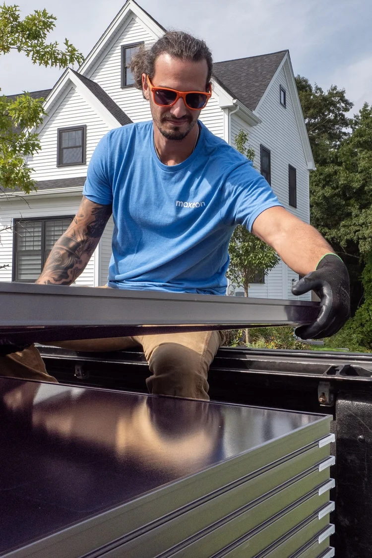For Solar Installers | Partner with Maxeon — Maxeon Solar Technologies