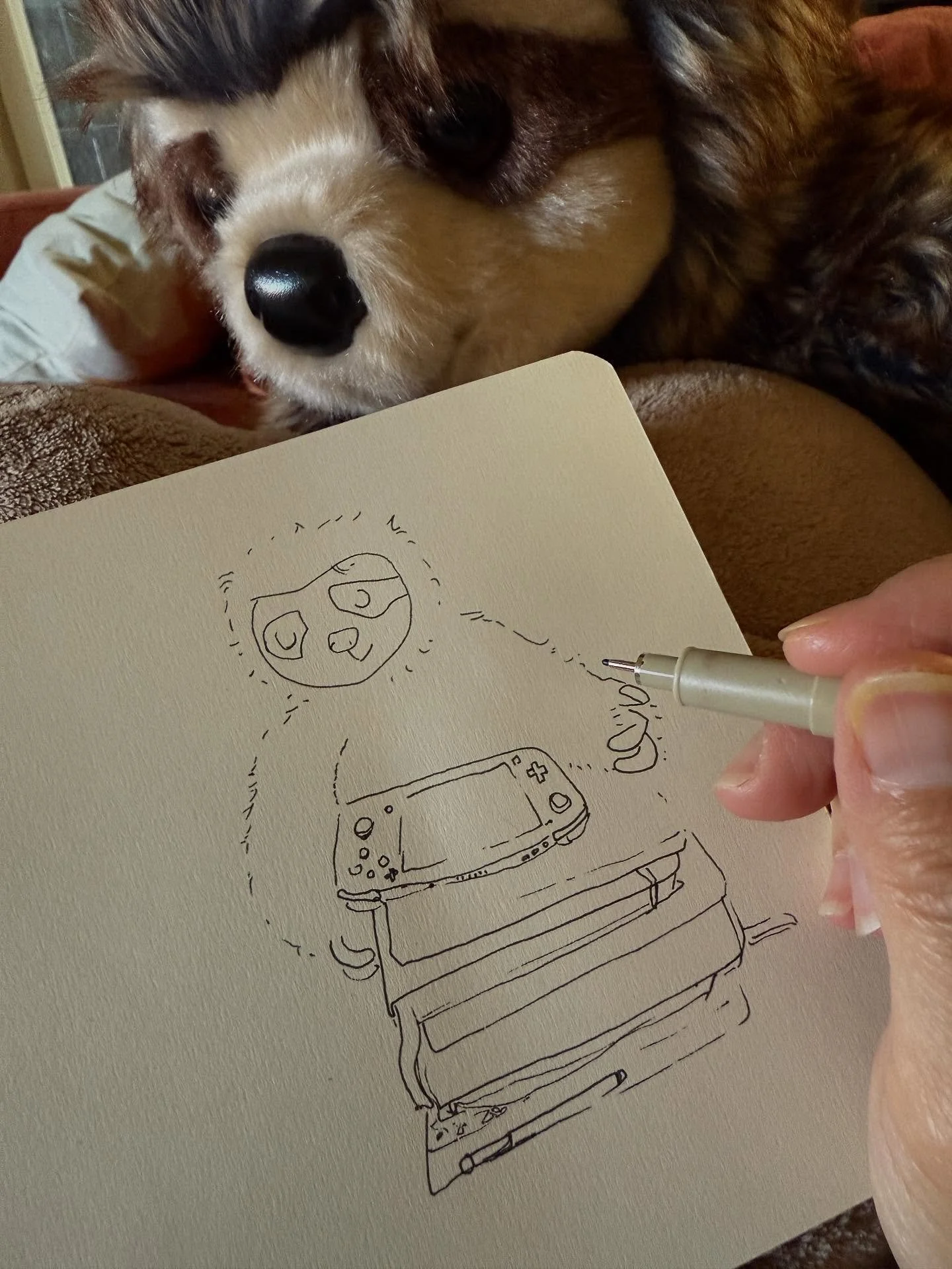 Sloth-erday 🦥
-
Rest day means grab (almost) all of my notebooks and camp out on the couch. Turns out, the only thing I did from this stack was draw the stack. The rest of the day I spent watching Stranger Things with my kid.
-
#watercolor #observat