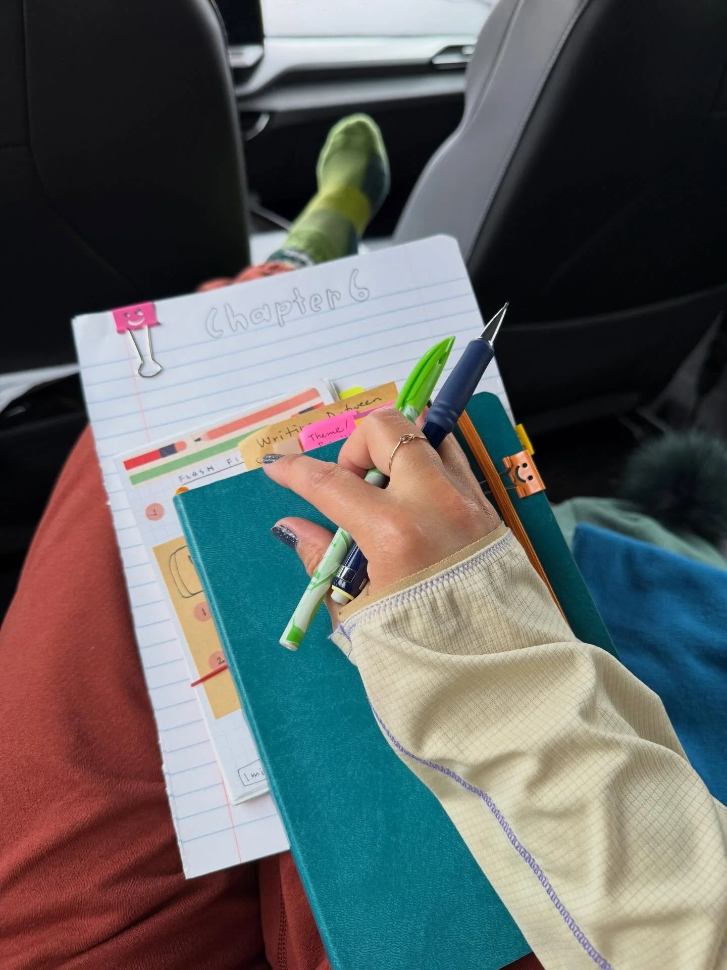 45-minutes-before-kick-off writing sprint.
⚽️ 🥅 ✍🏼 
Life of a soccer-mumma writer.