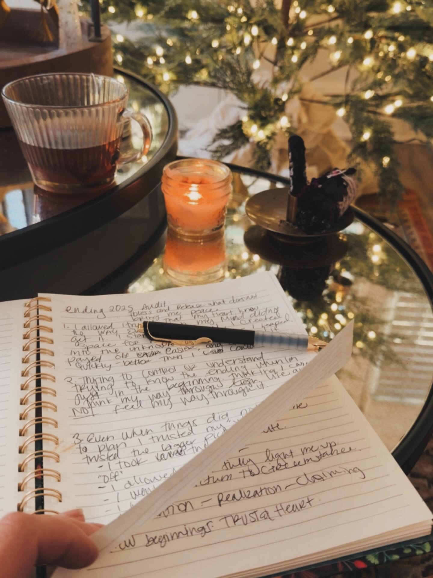 My yearly audit:
✨ 1. What worked this year was that I allowed myself to trust that my heart knew the way, even when my mind didn&rsquo;t get it. I started Moon and Soul. I created space for myself and others. I leaped into the unknown a few times, a