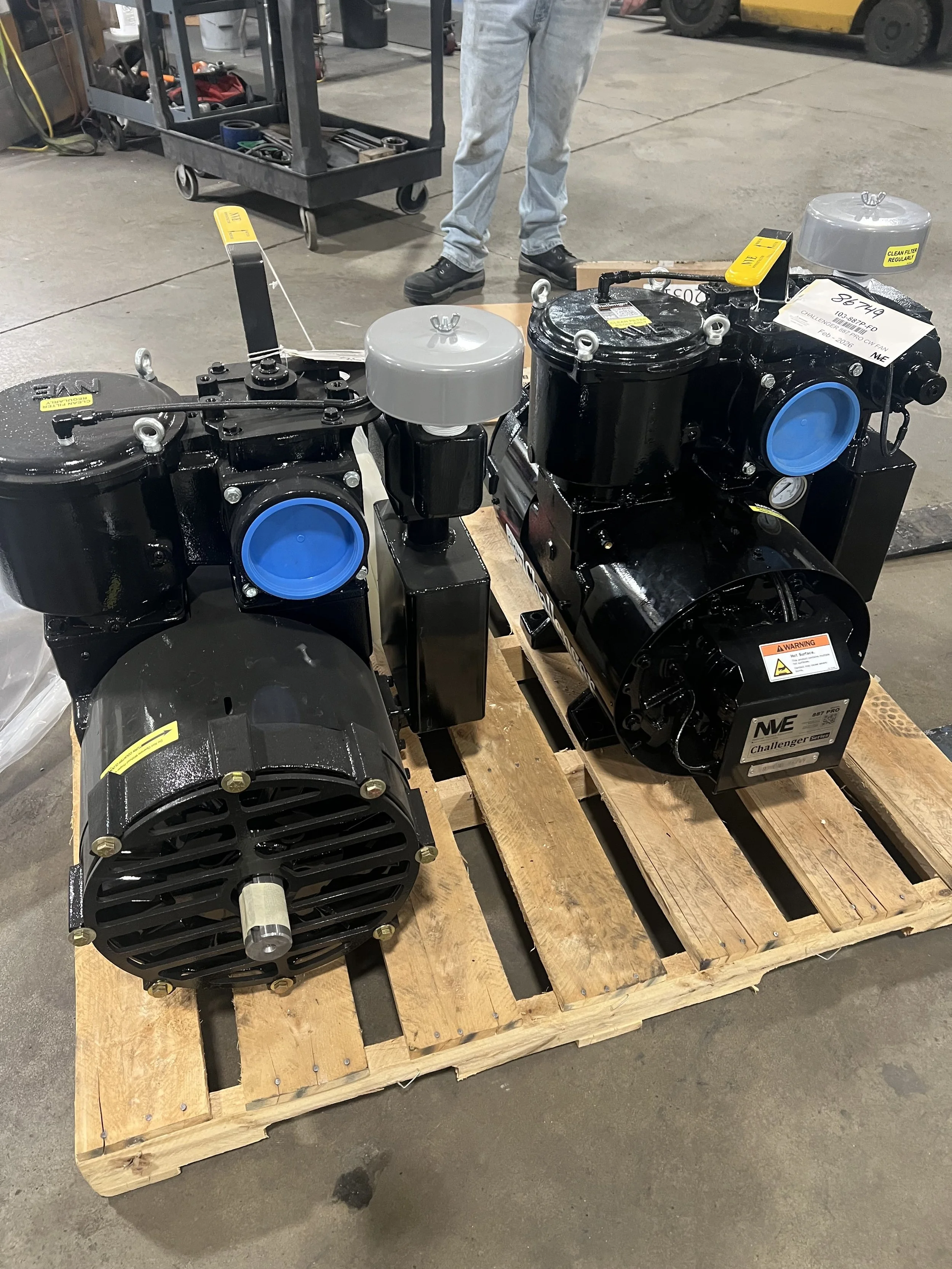 What’s the Difference Between a Vacuum Pump and a Blower?