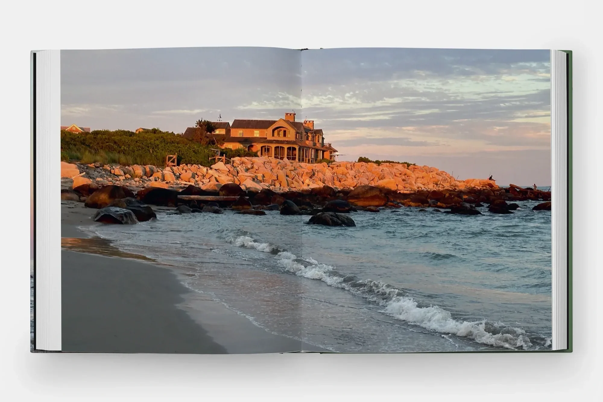M-summer-by-the-sea-en-3734-3d-spread-6-3000_8a942de2-61e6-4514-accb-6e21264d63f8.webp