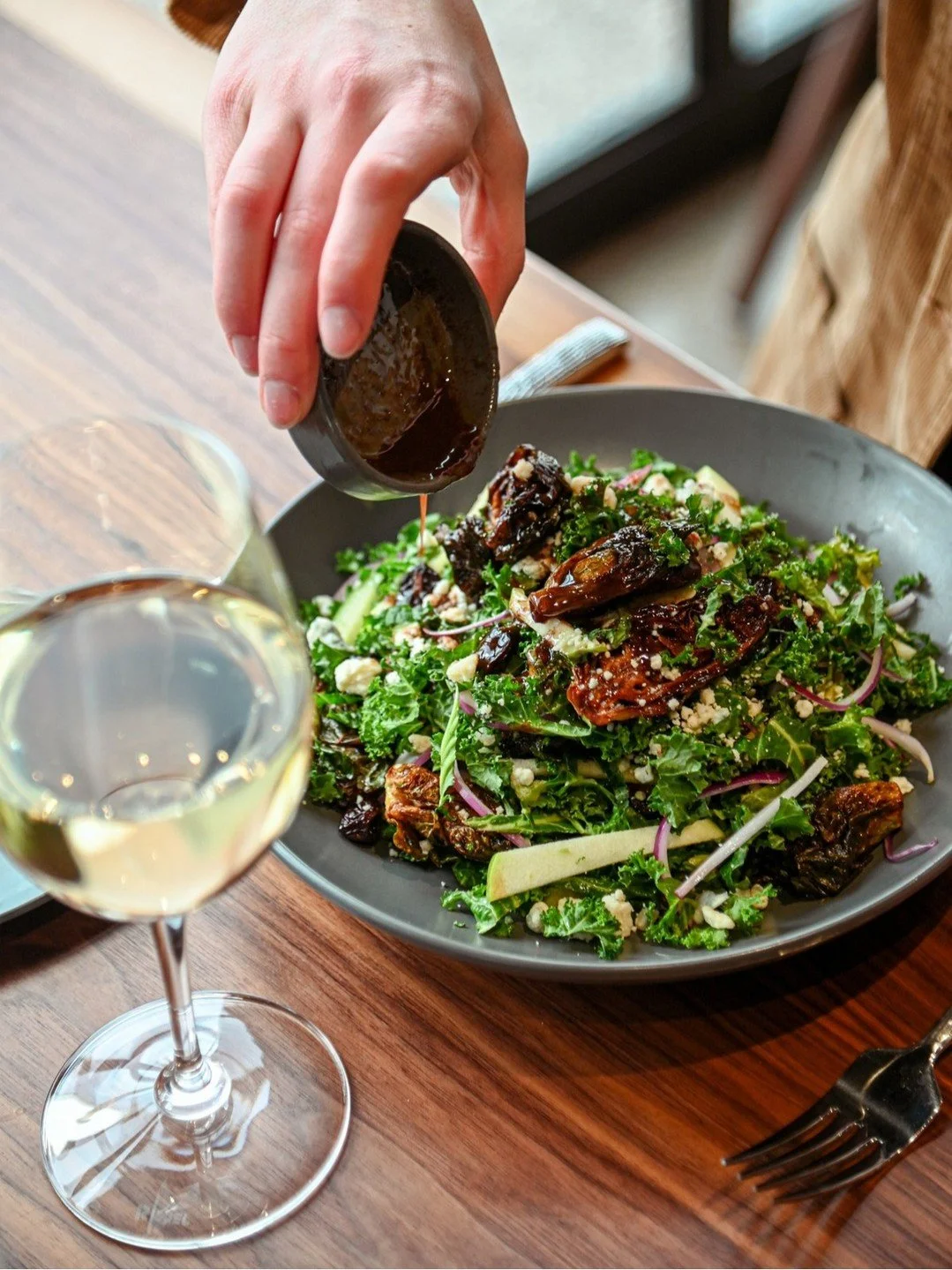 Fresh, local, and packed with flavor 🥗✨ The Michigan Salad features kale, Brussels sprouts, red onion, dried Michigan cherries, apple, blue cheese, candied walnuts, and a drizzle of balsamic vinaigrette. A perfect light bite or side for any meal!

?