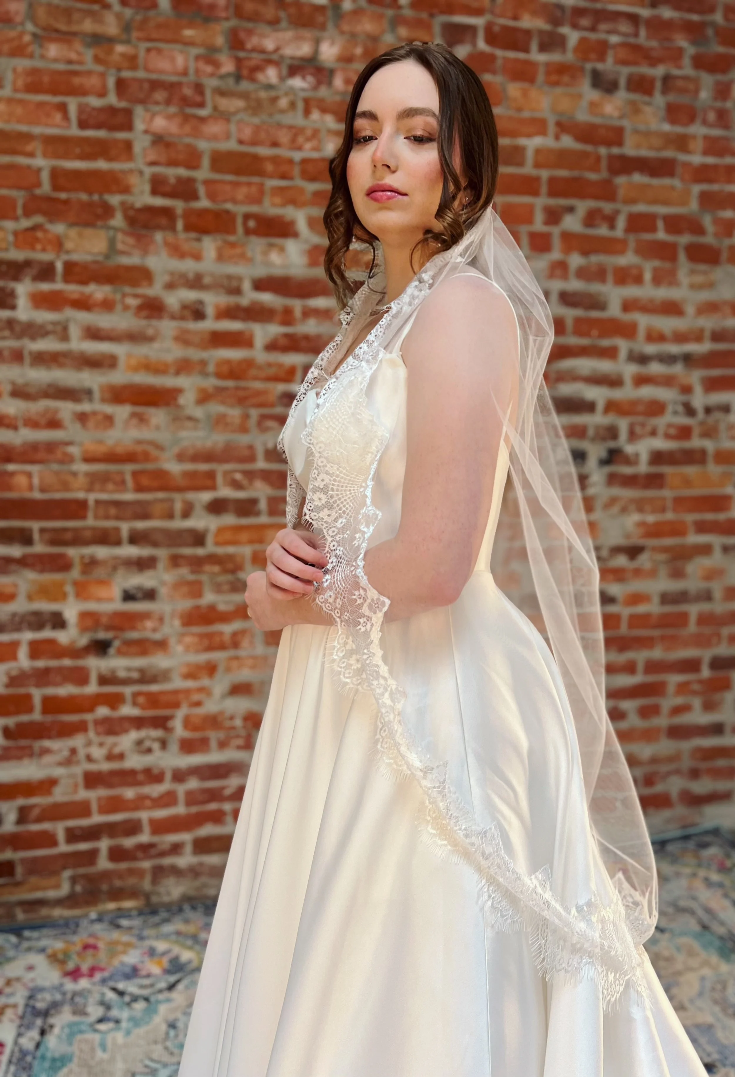 Chantilly Lace Edge Veil