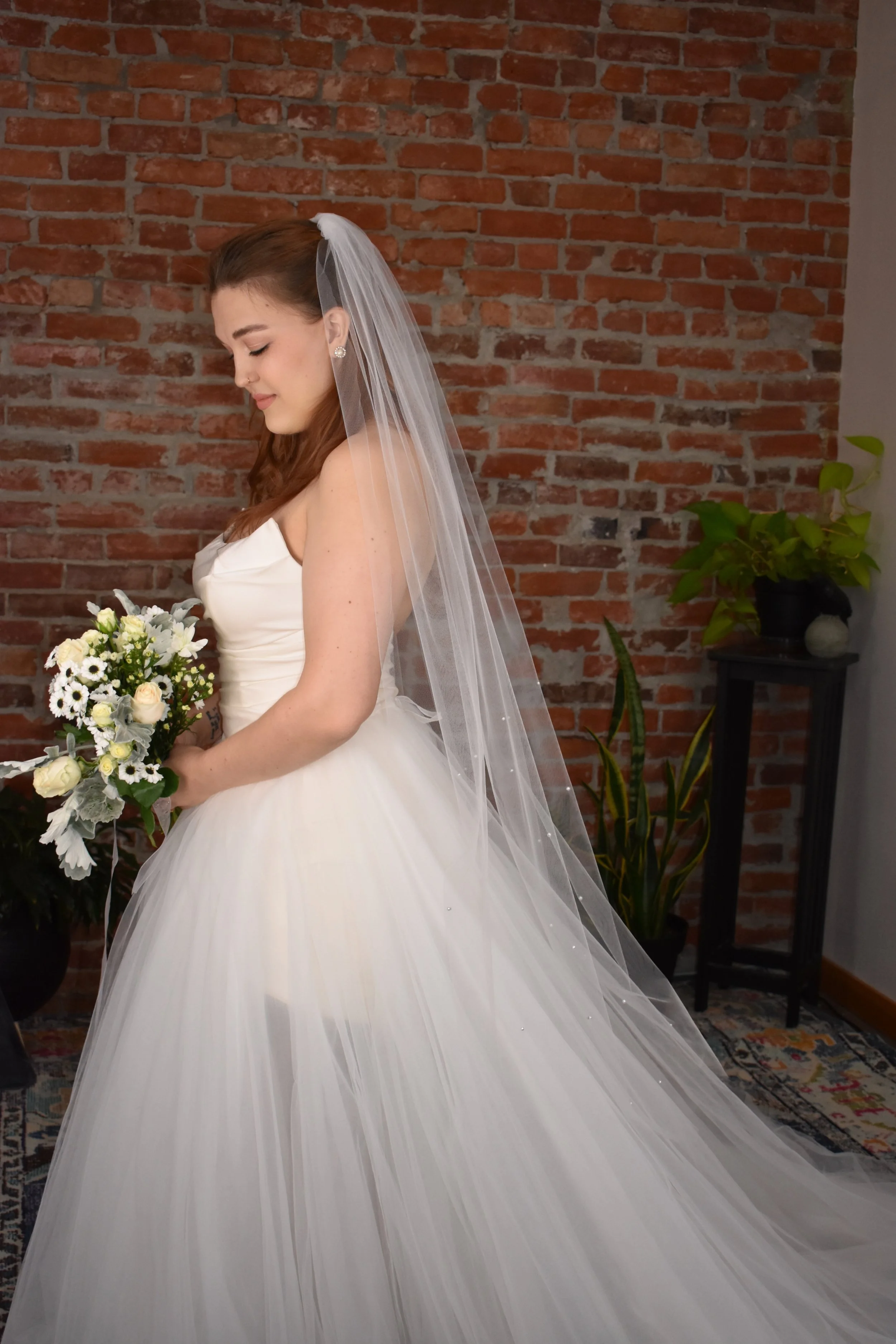 Scattered Pearl Veil